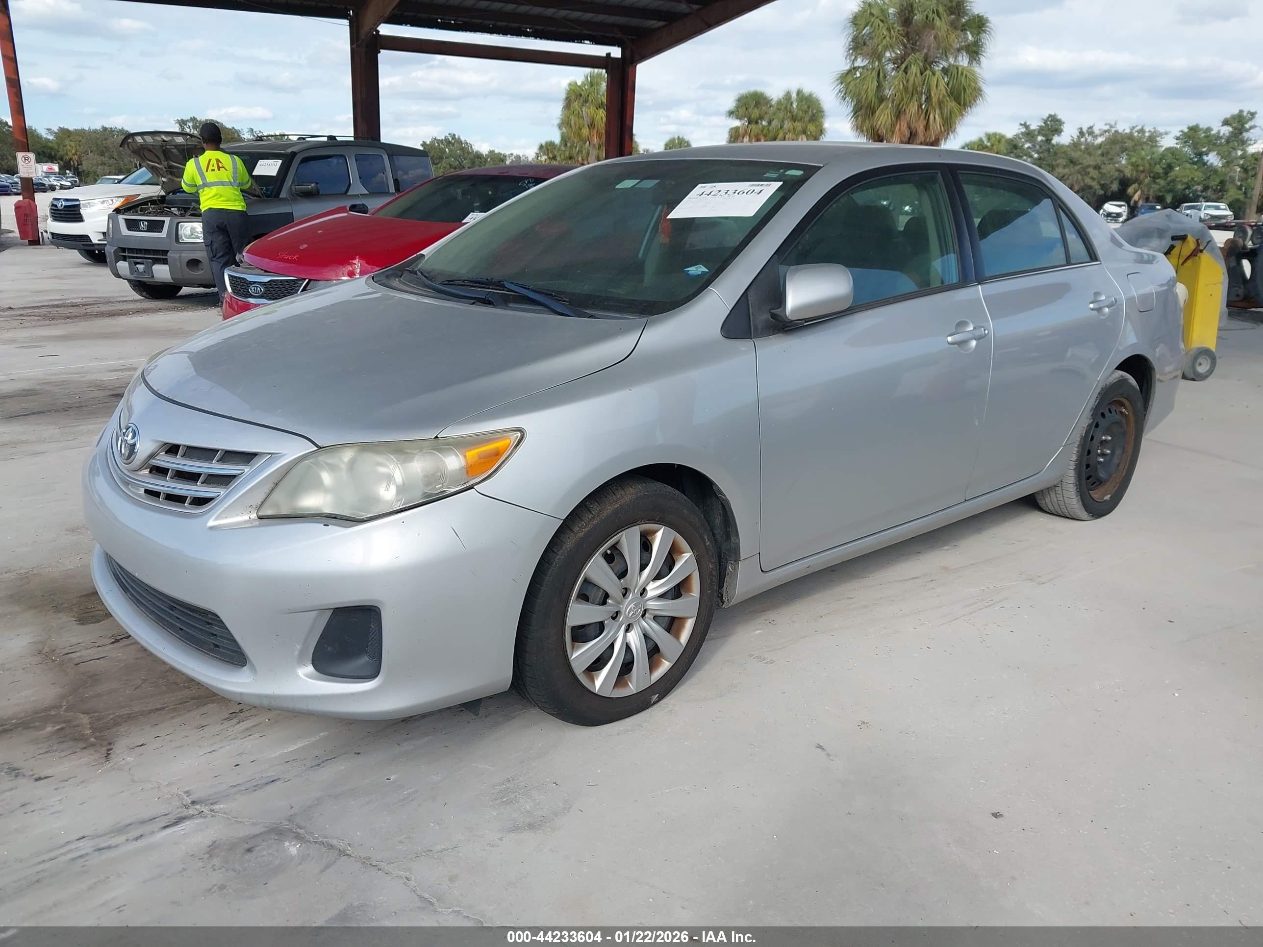 TOYOTA COROLLA image 2