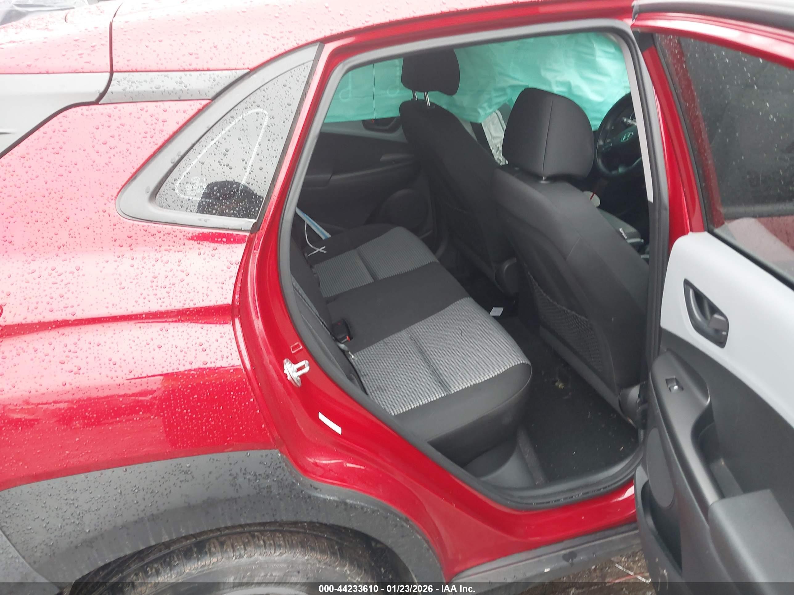 HYUNDAI KONA image 8