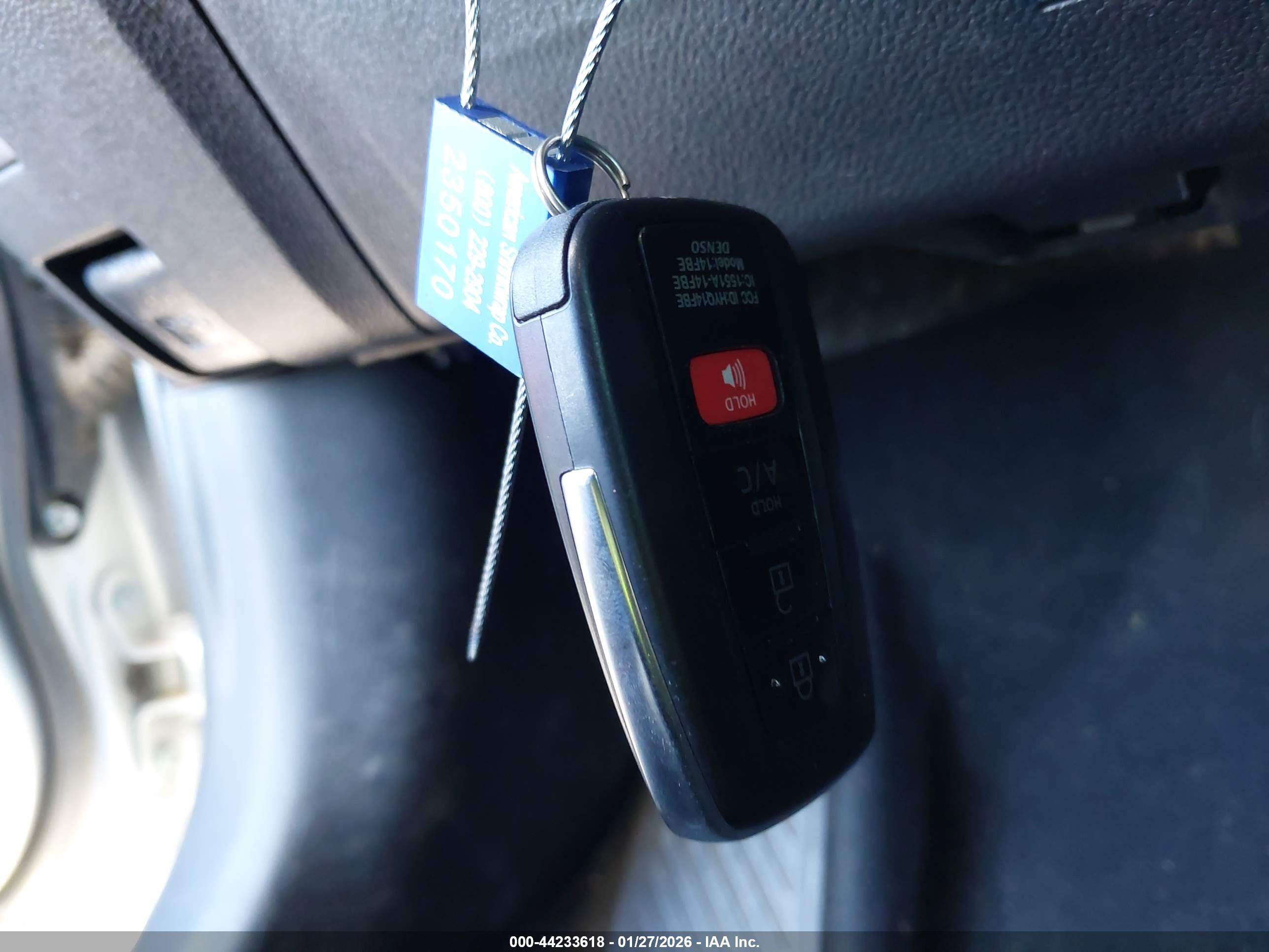 TOYOTA PRIUS image 11