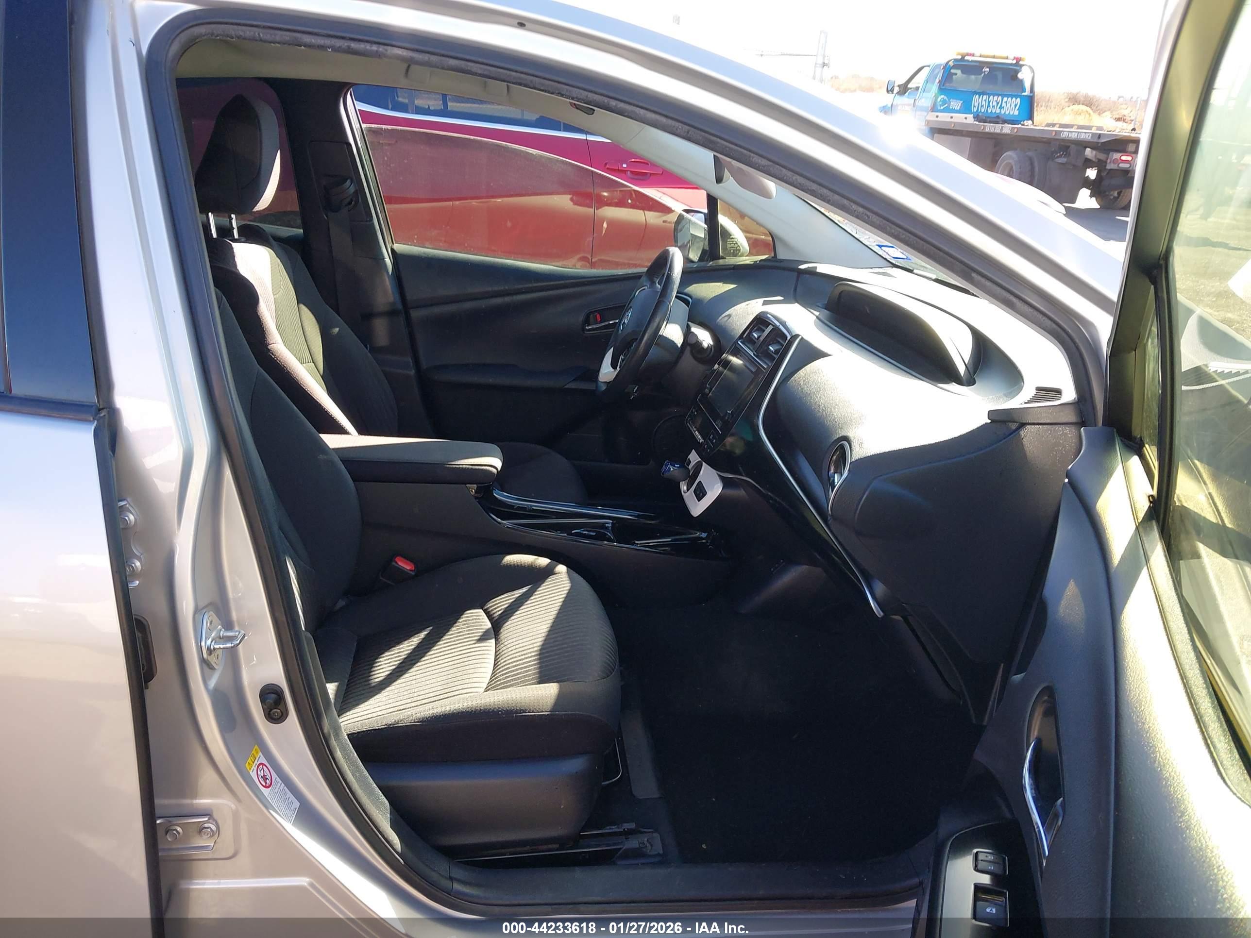 TOYOTA PRIUS image 5