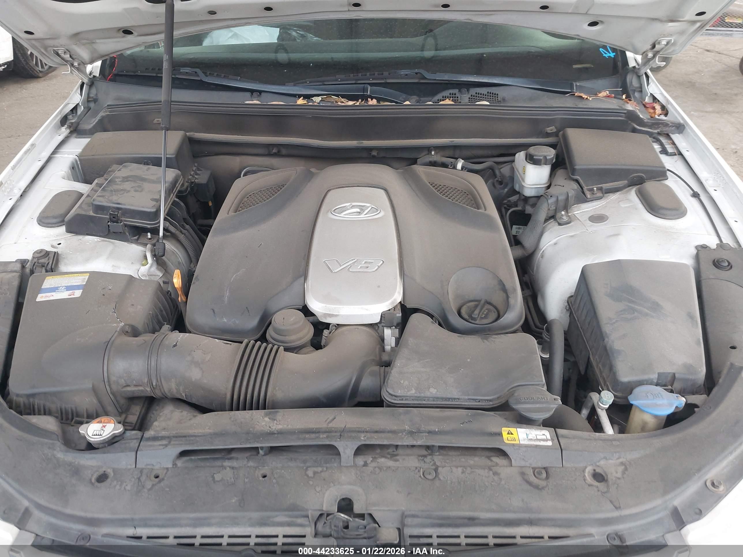 HYUNDAI GENESIS image 10