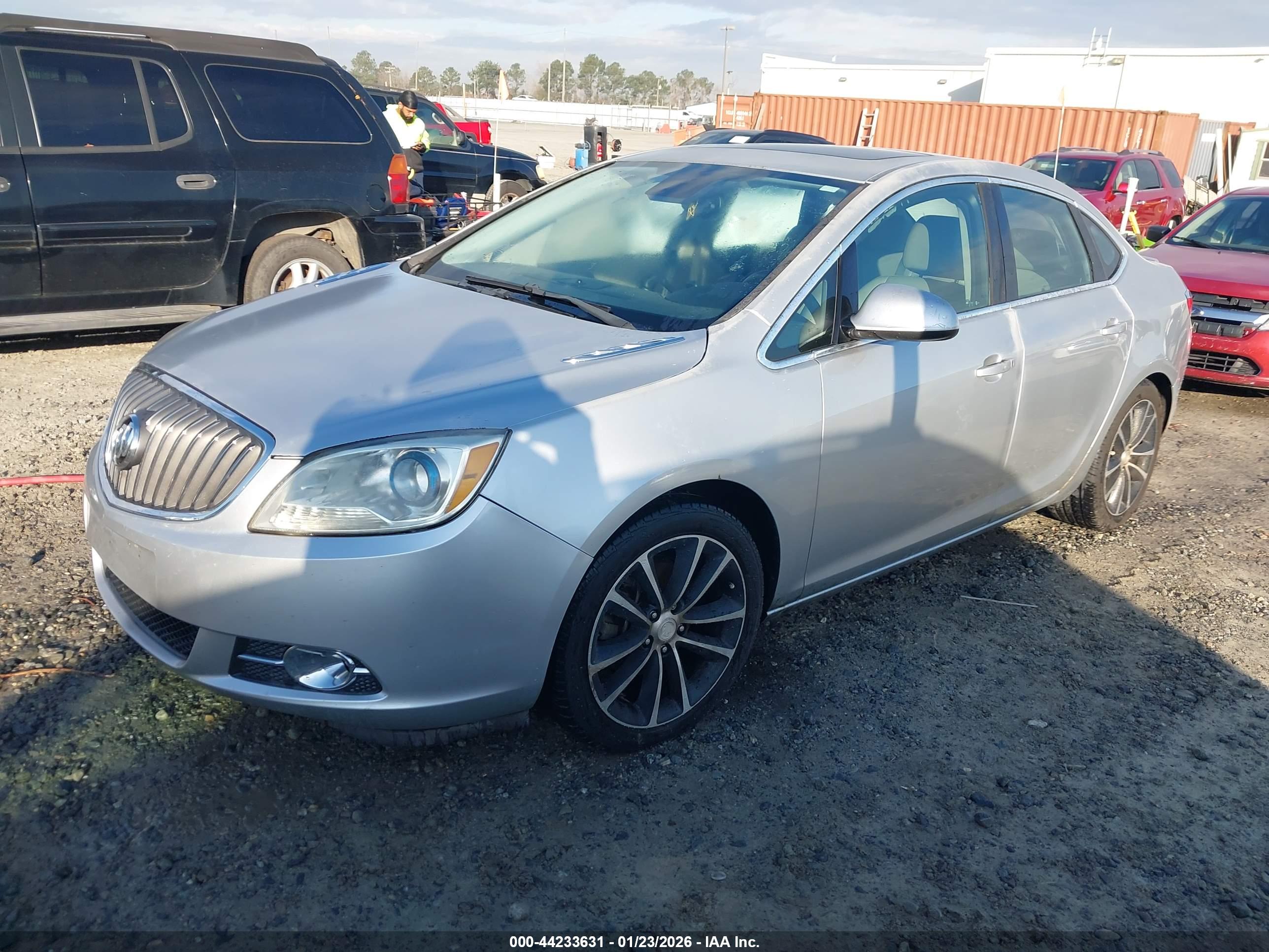 BUICK VERANO image 2