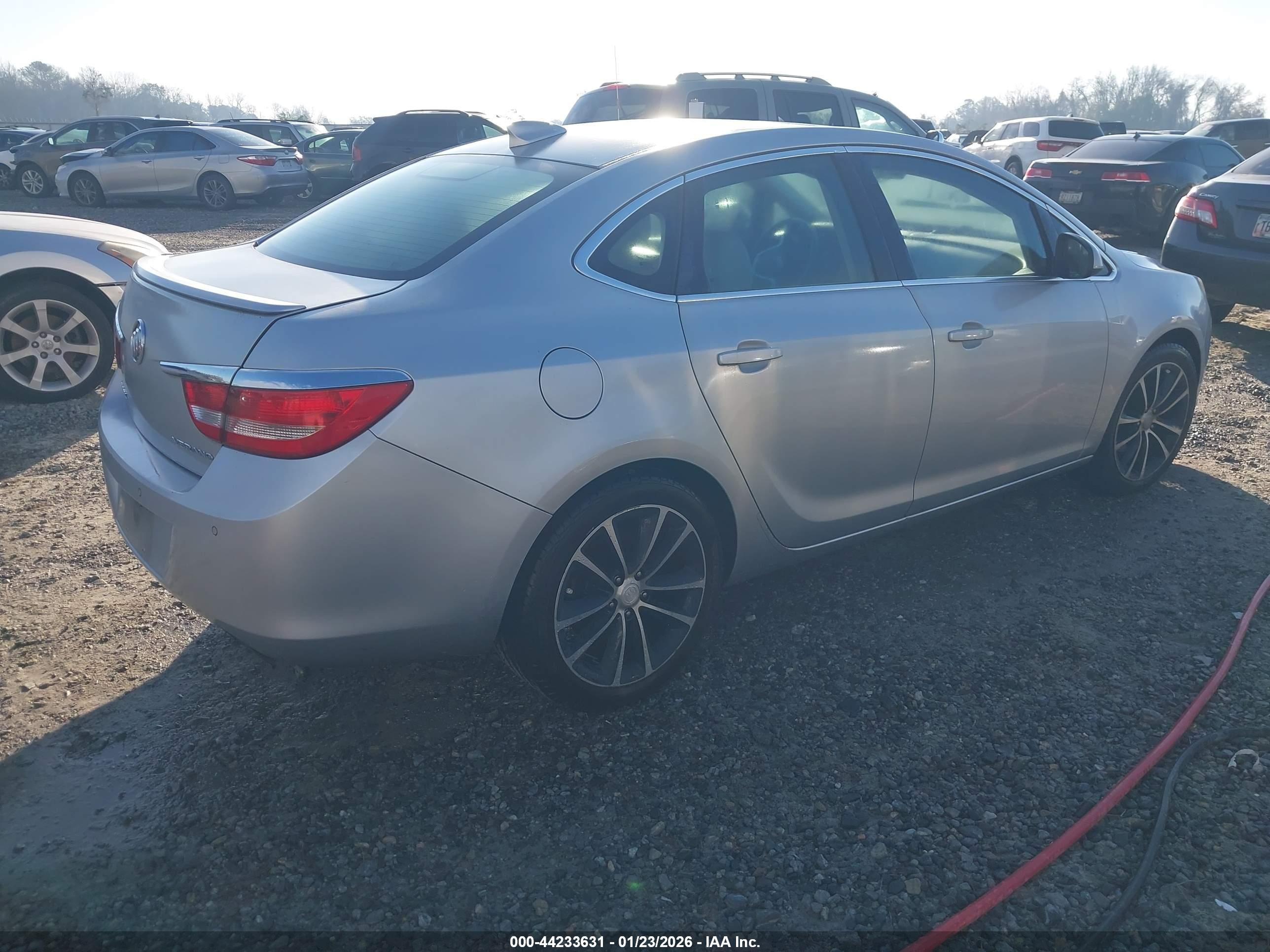 BUICK VERANO image 4