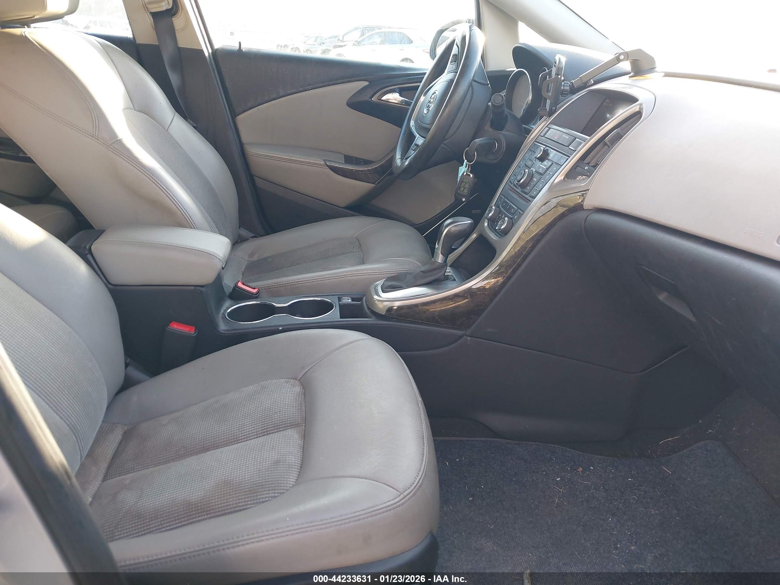 BUICK VERANO image 5