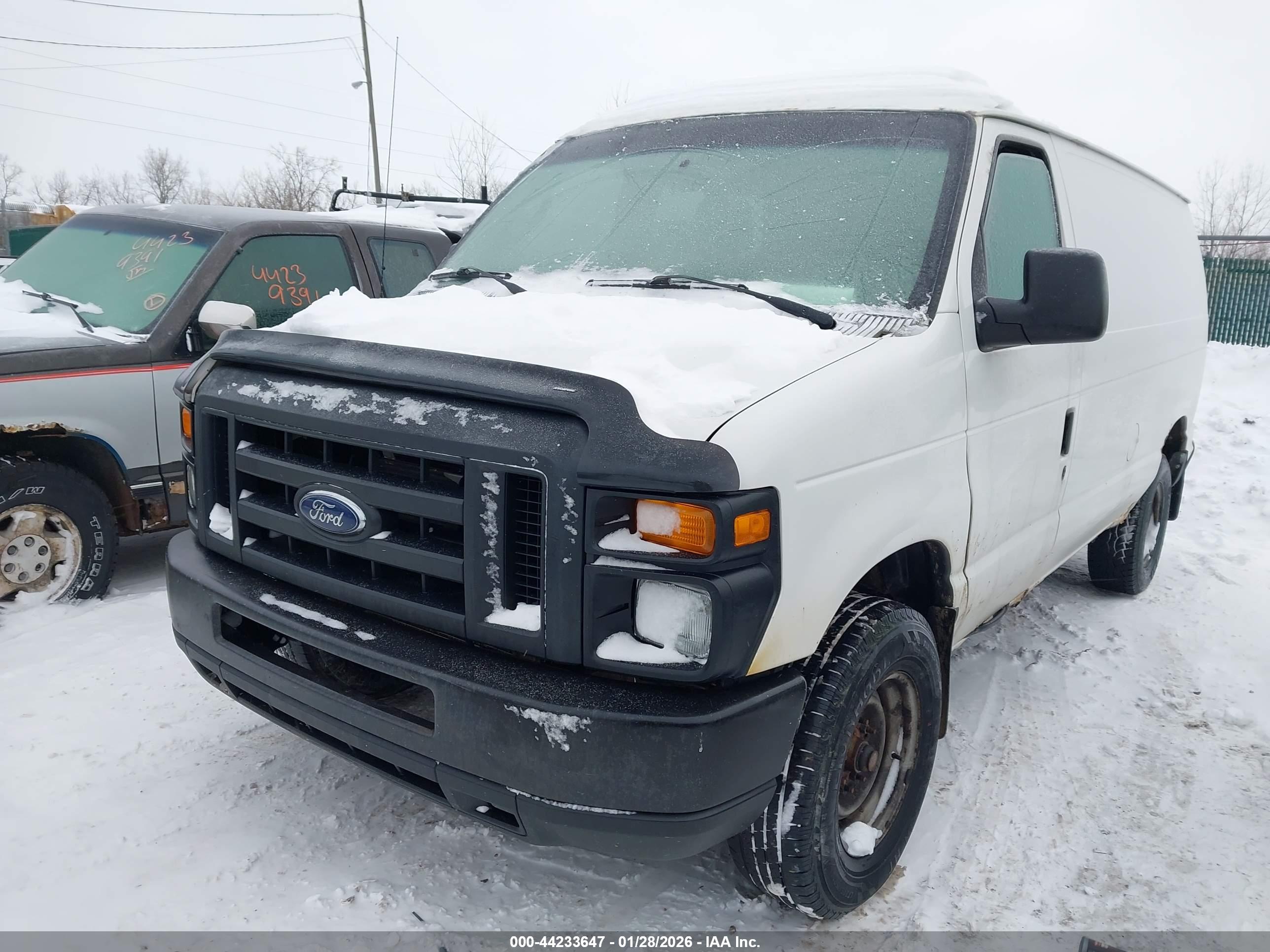 FORD E-150 image 2