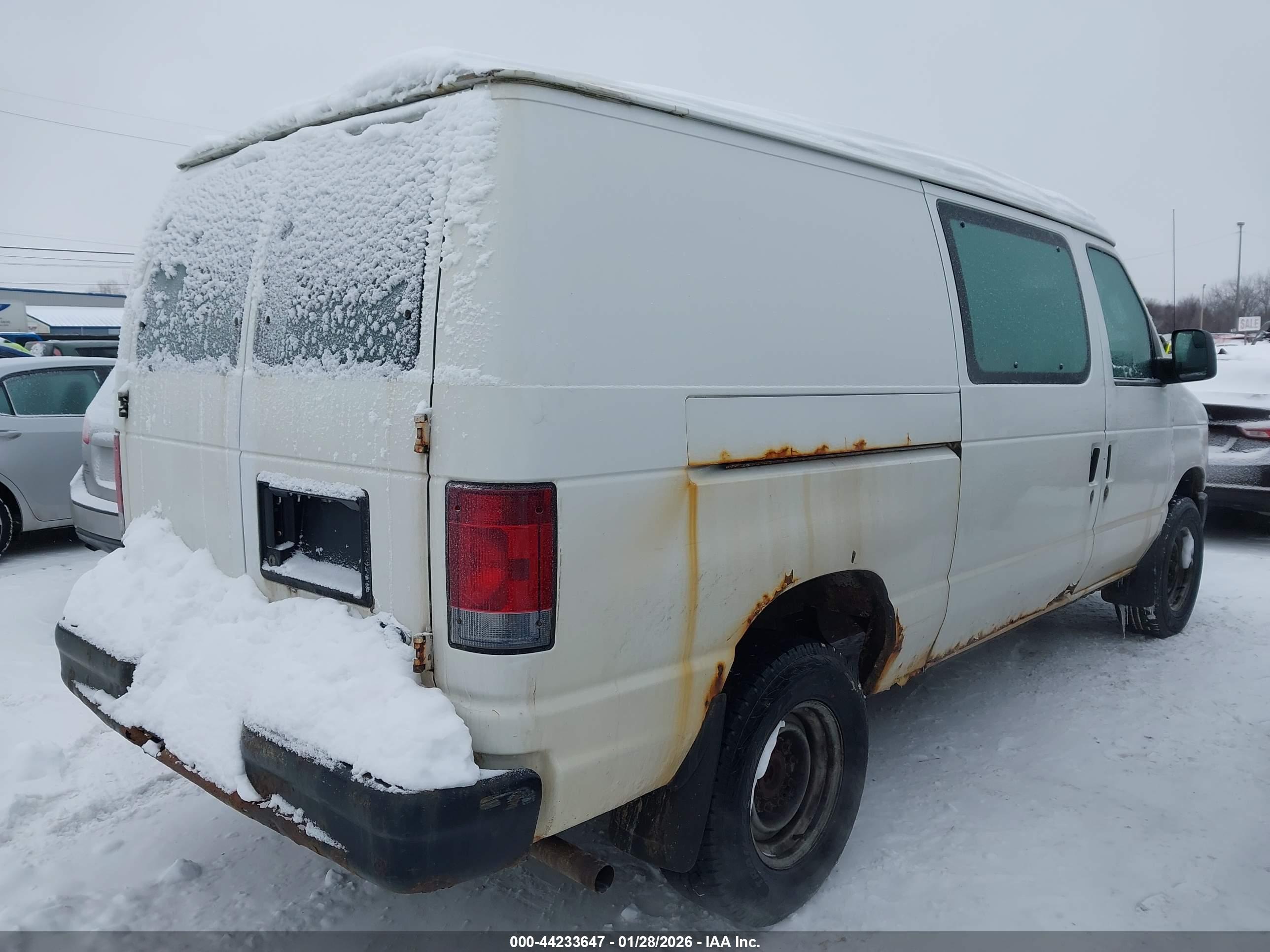 FORD E-150 image 4