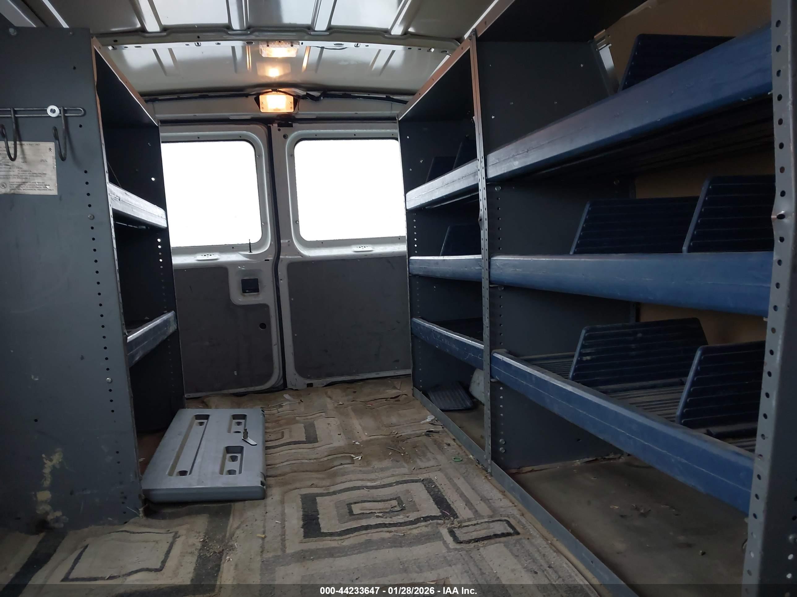 FORD E-150 image 8