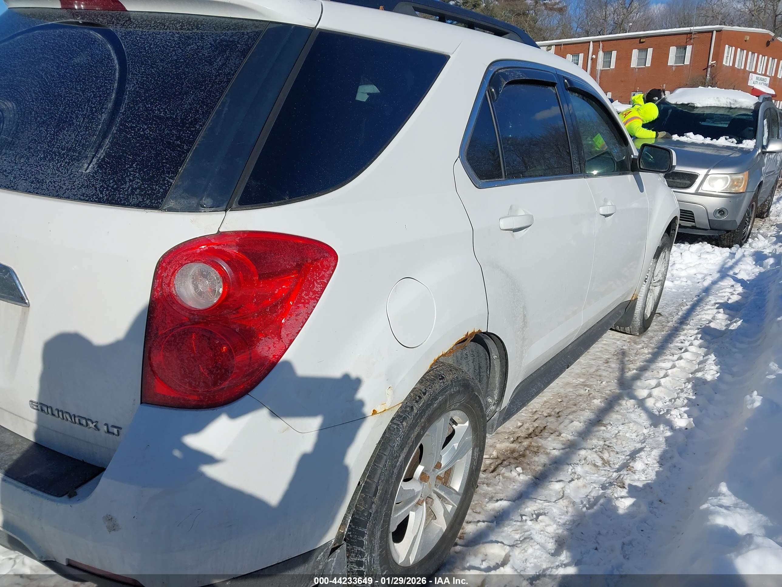 CHEVROLET EQUINOX image 2