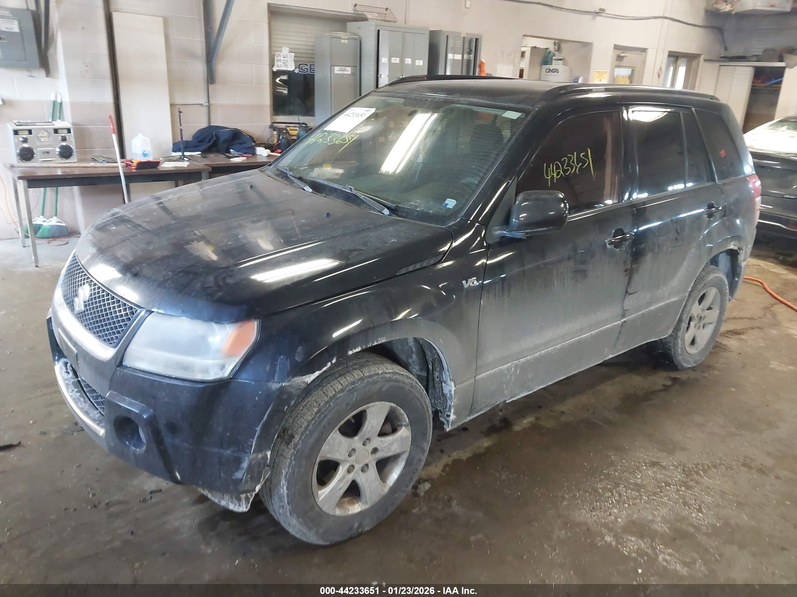 SUZUKI GRAND image 2