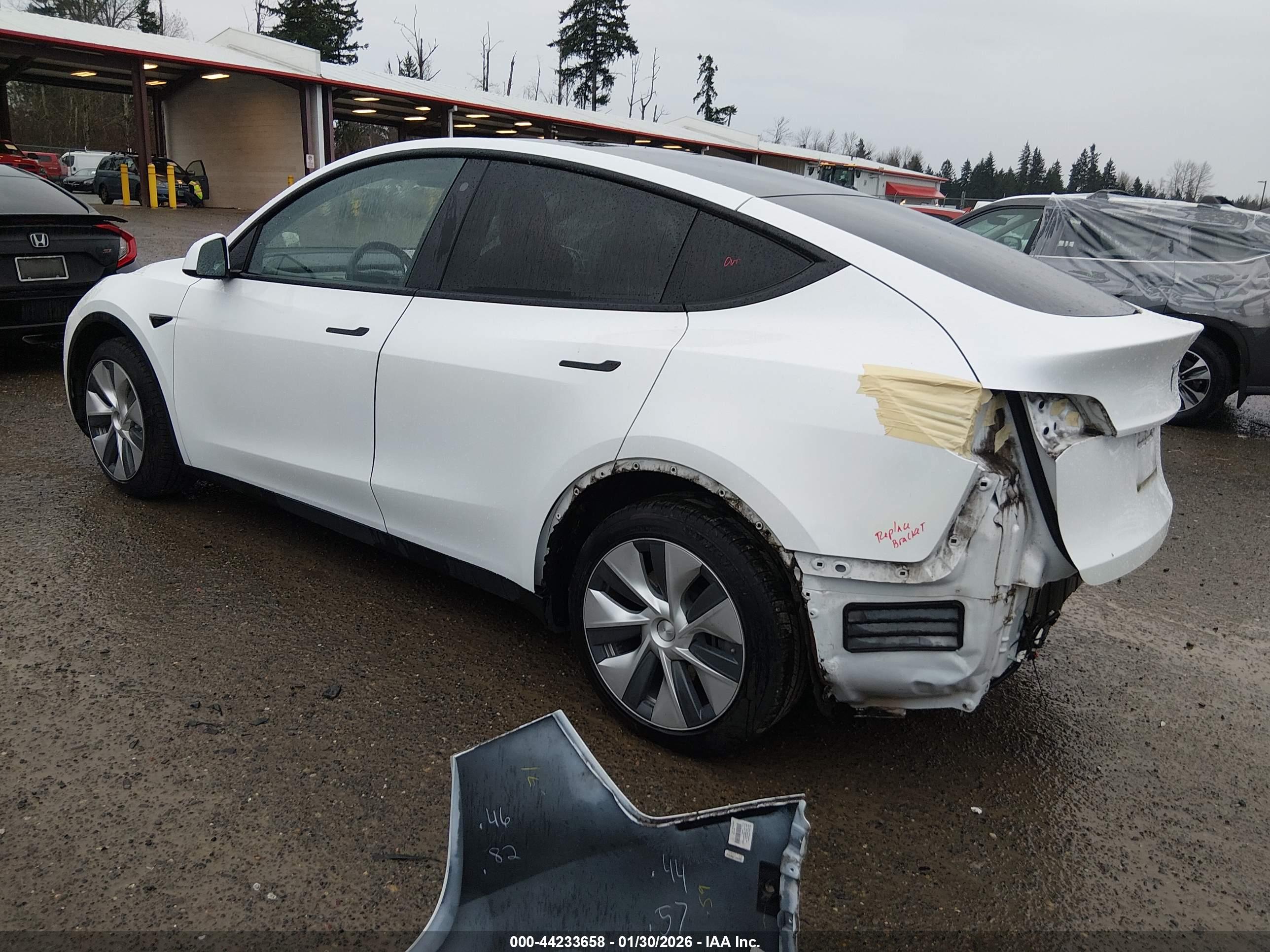 TESLA MODEL image 3