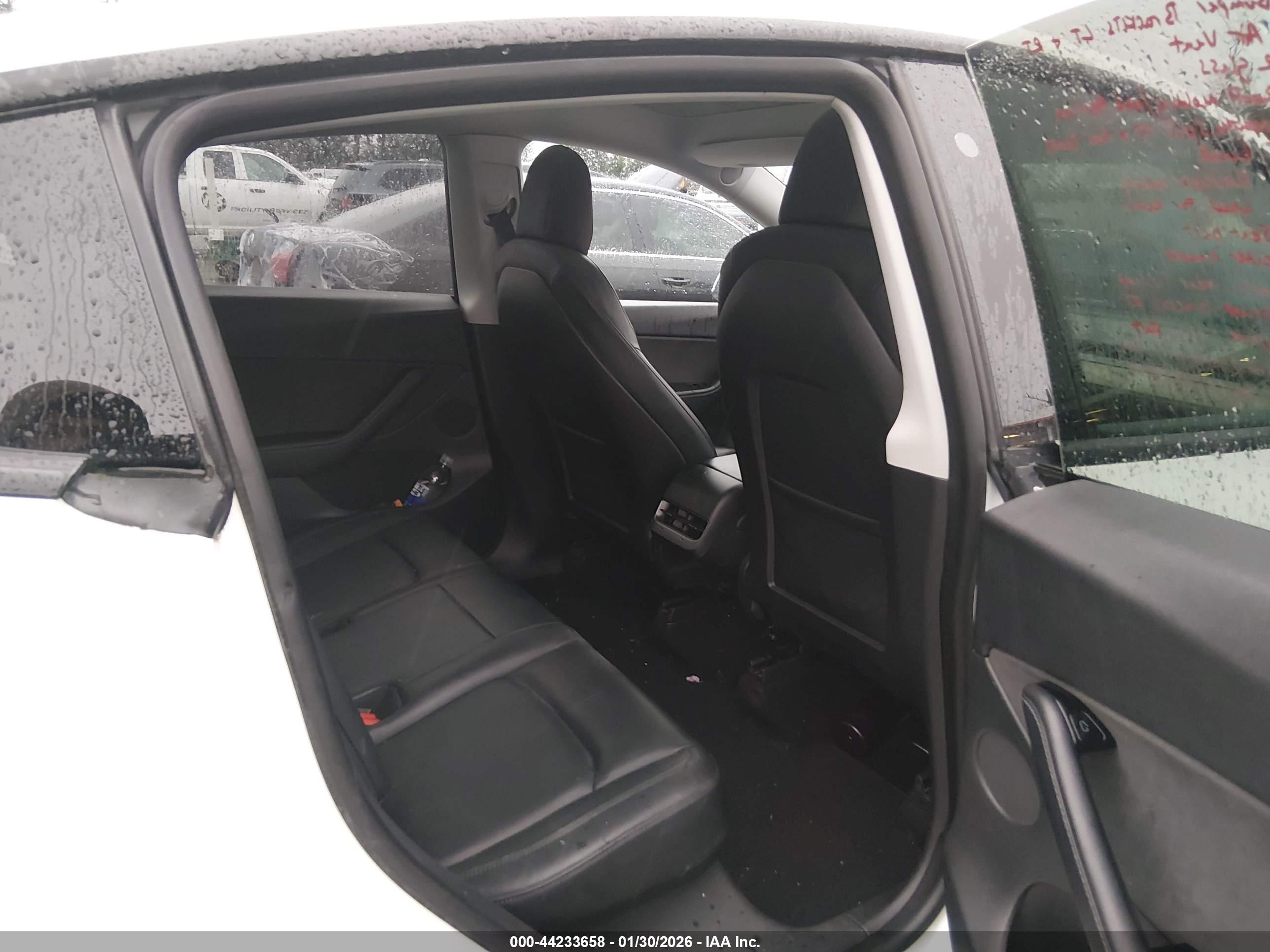 TESLA MODEL image 8
