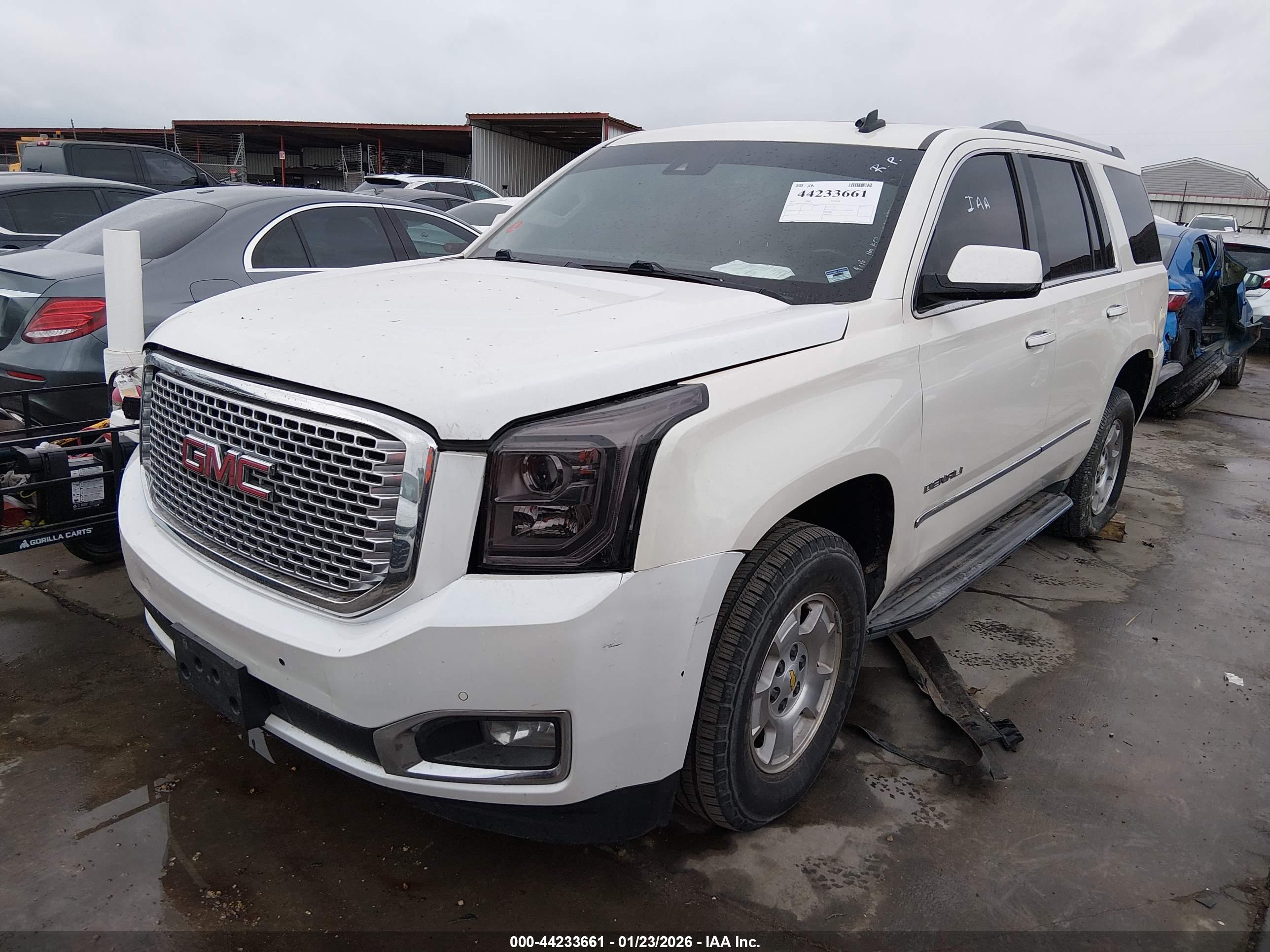 GMC YUKON image 2