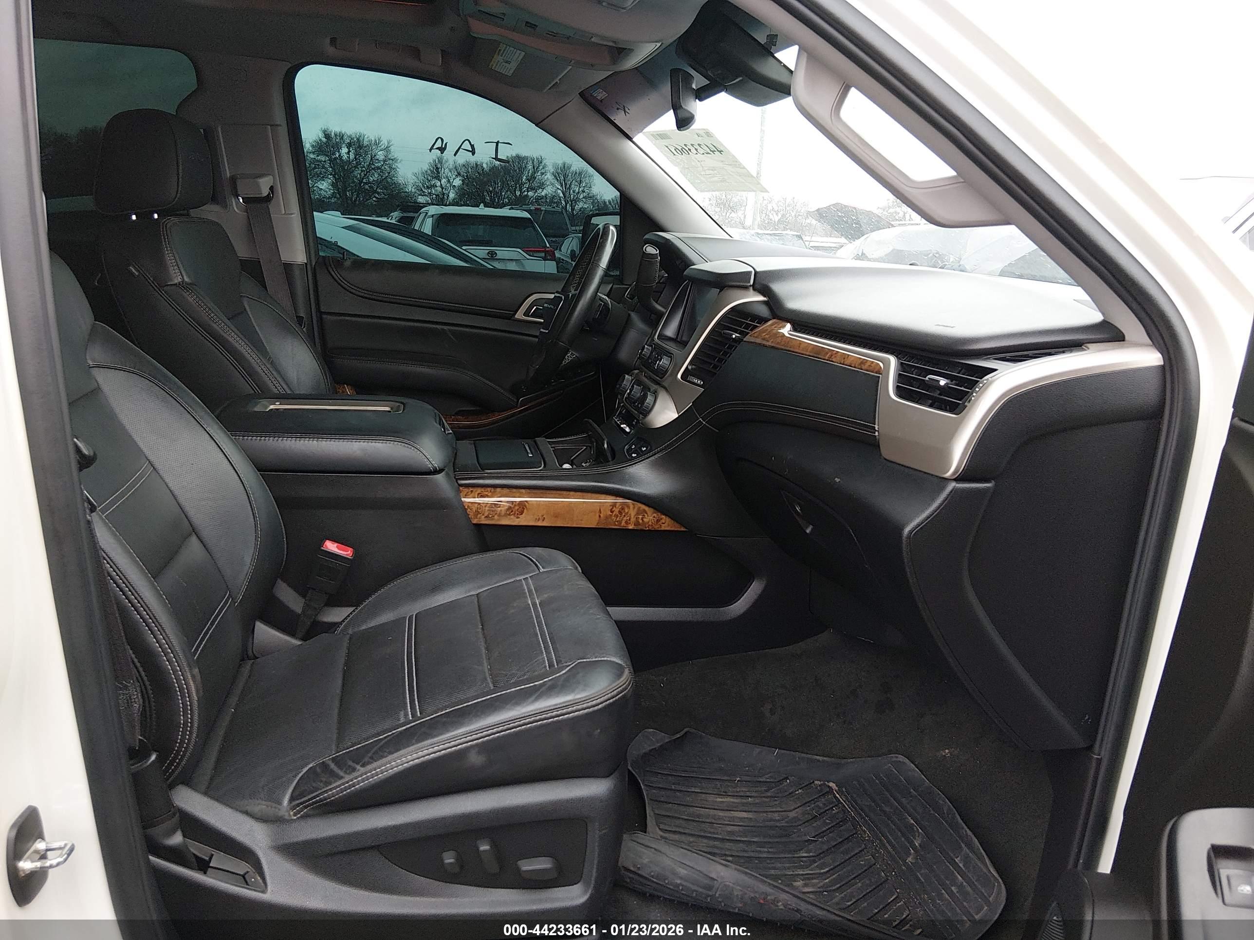 GMC YUKON image 5