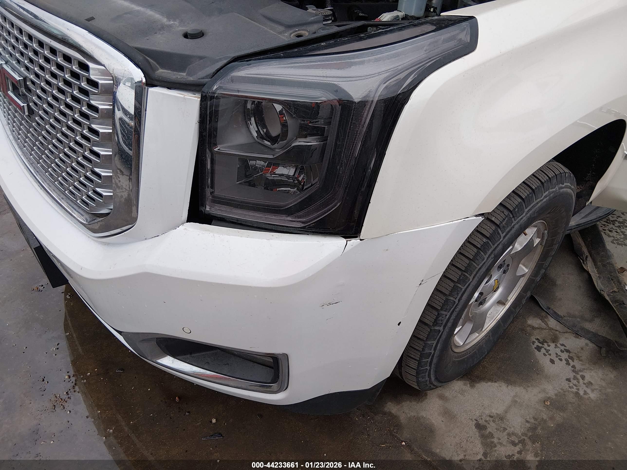 GMC YUKON image 6