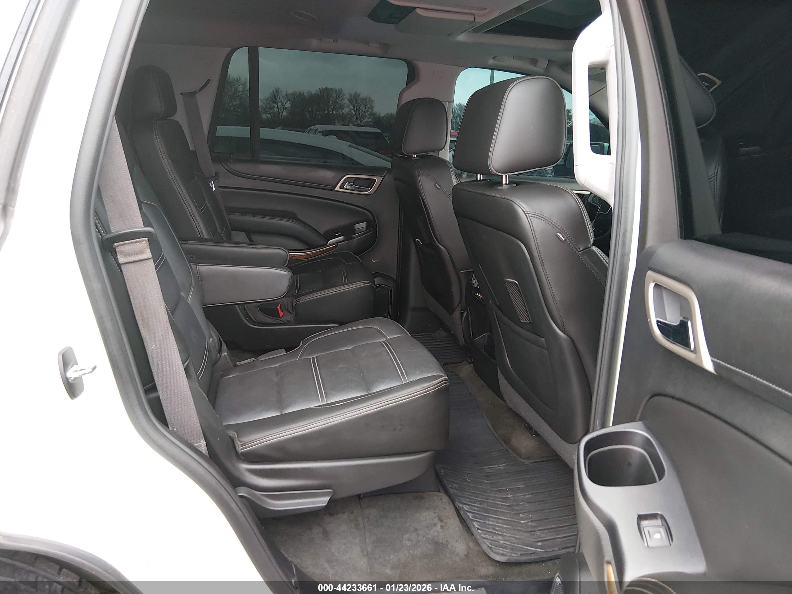 GMC YUKON image 8