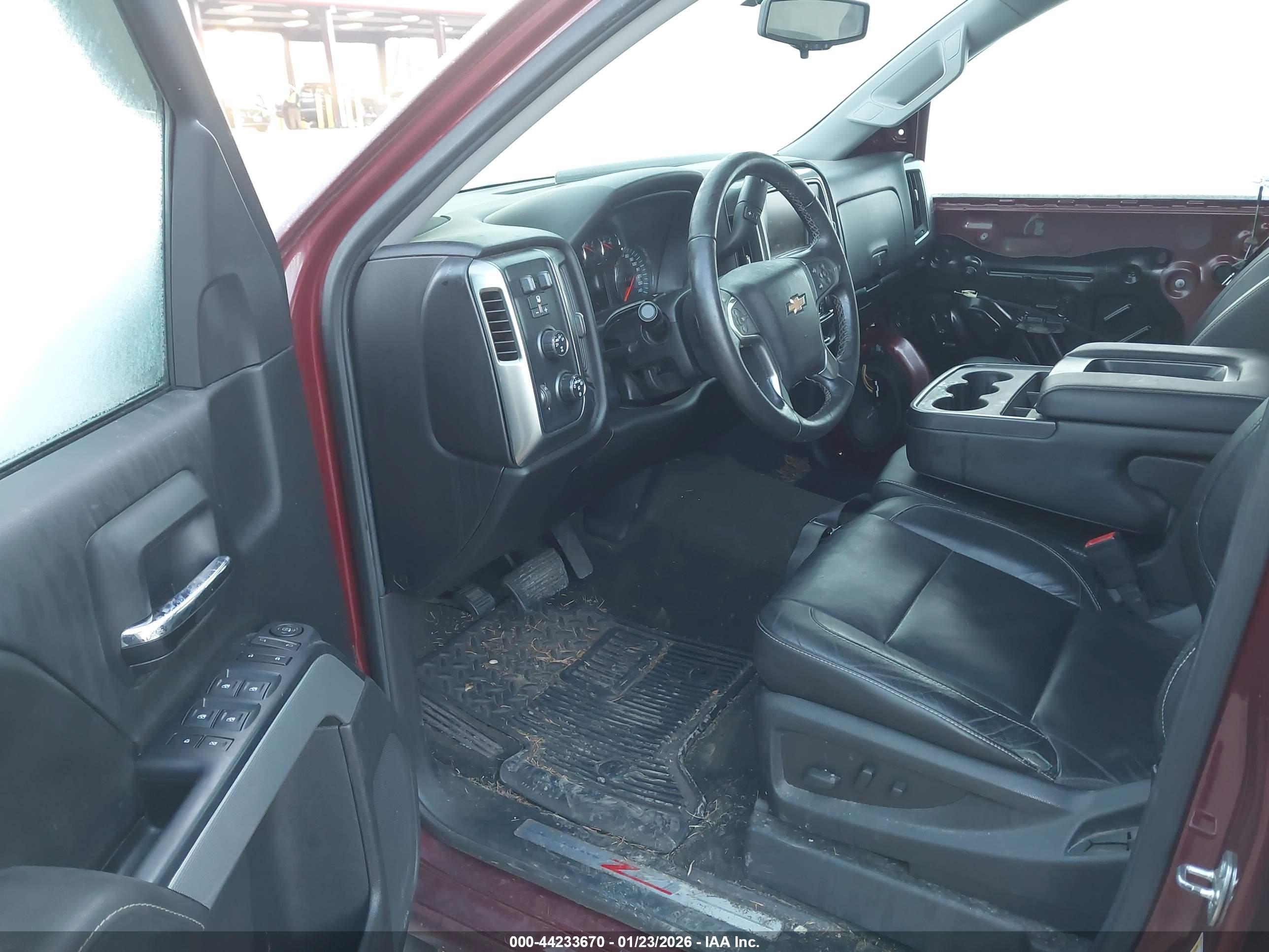 CHEVROLET SILVERADO image 5