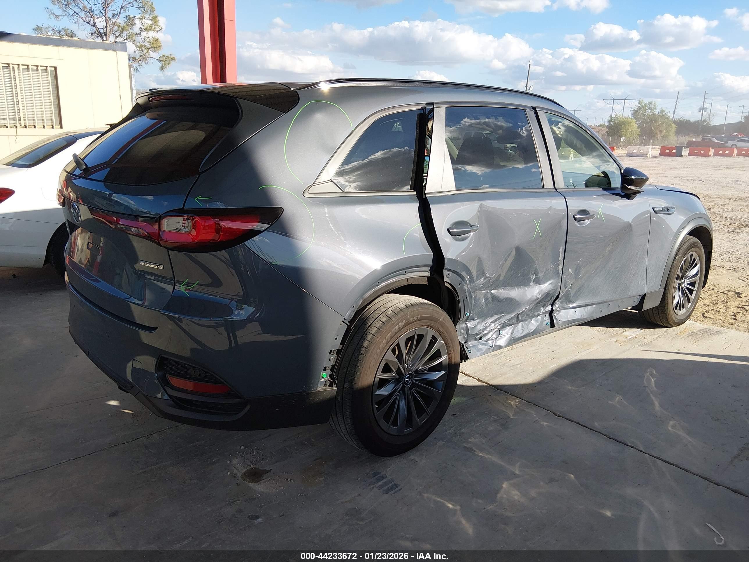 MAZDA CX-70 image 4