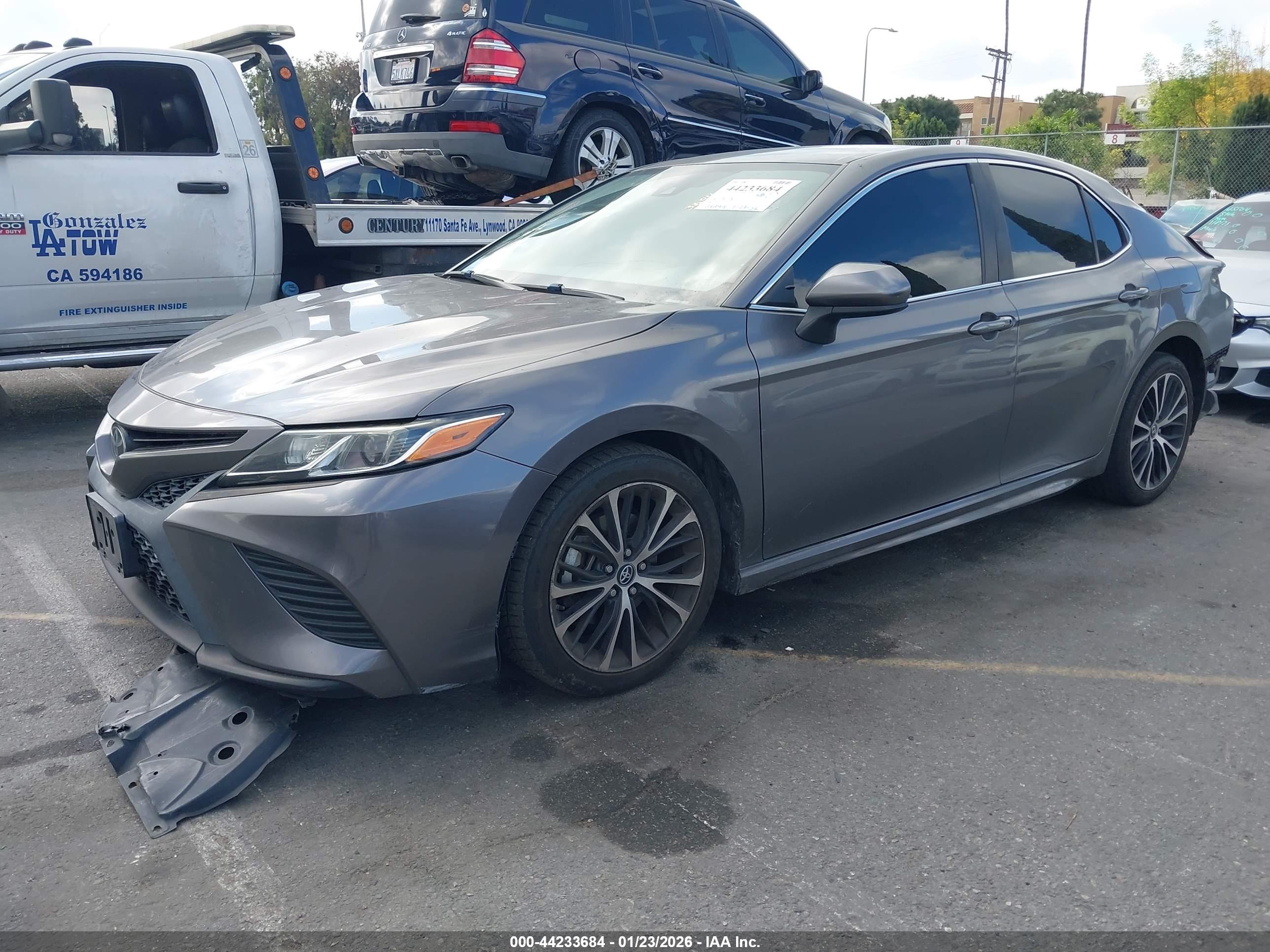 TOYOTA CAMRY image 2