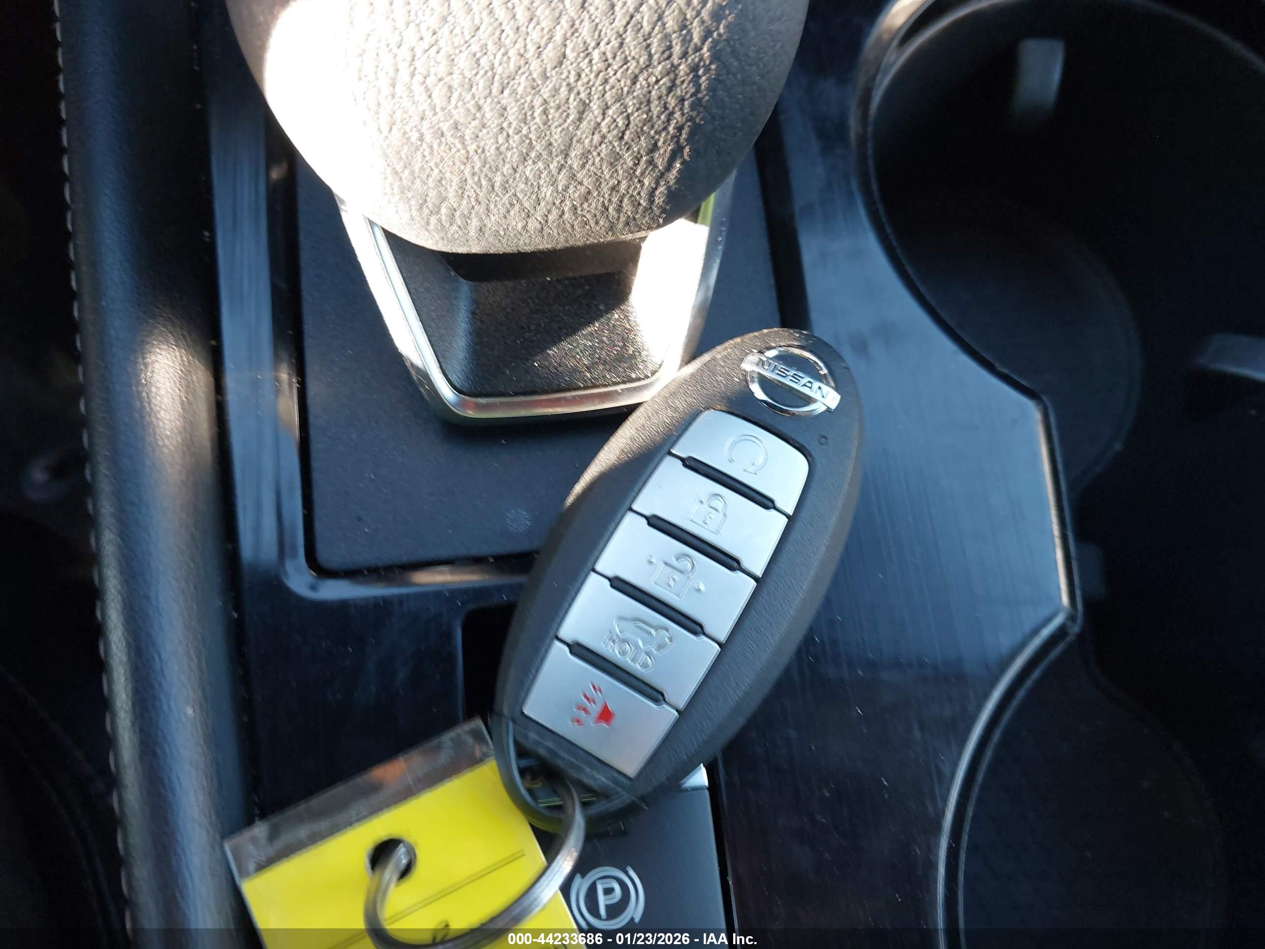NISSAN ROGUE image 11