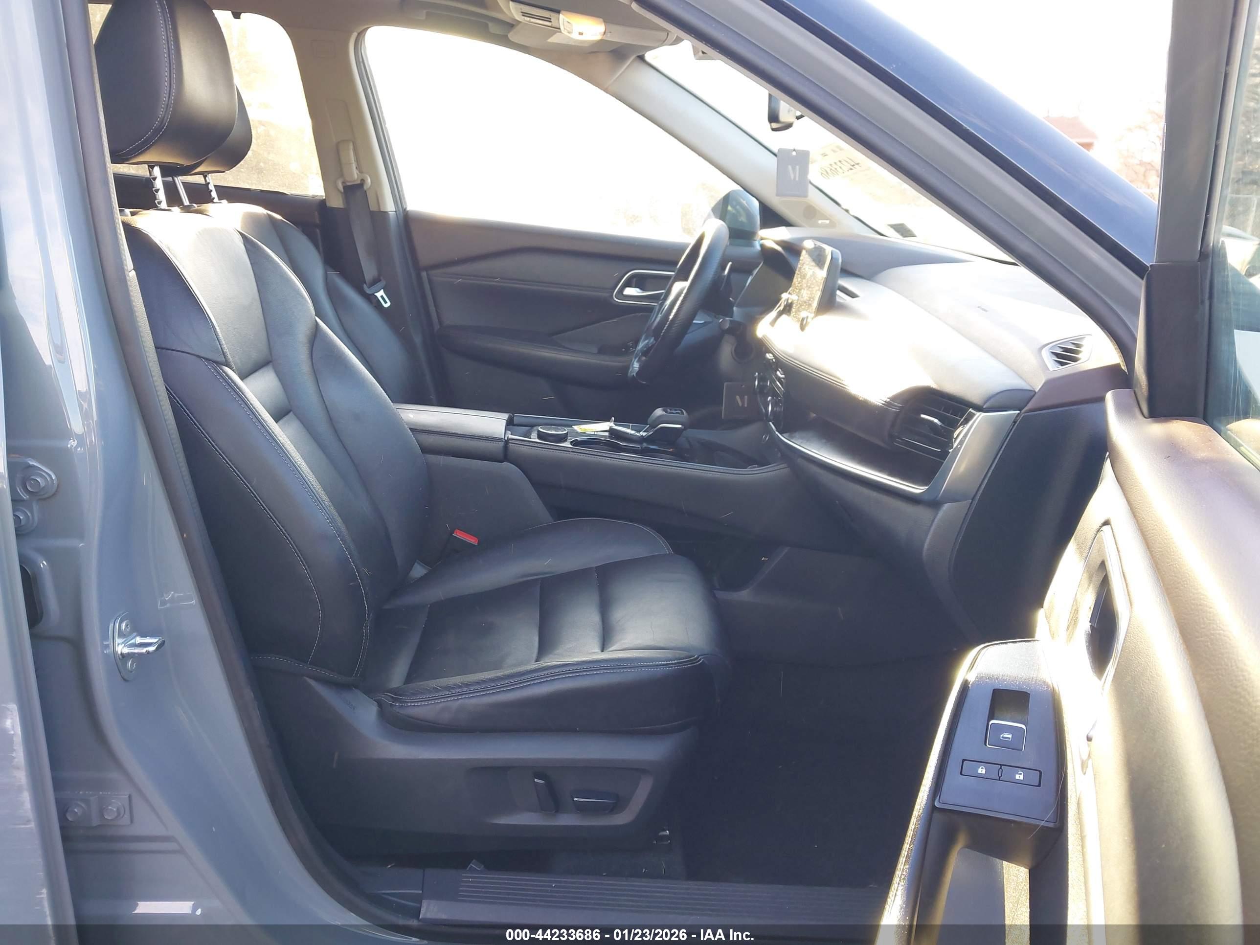 NISSAN ROGUE image 5