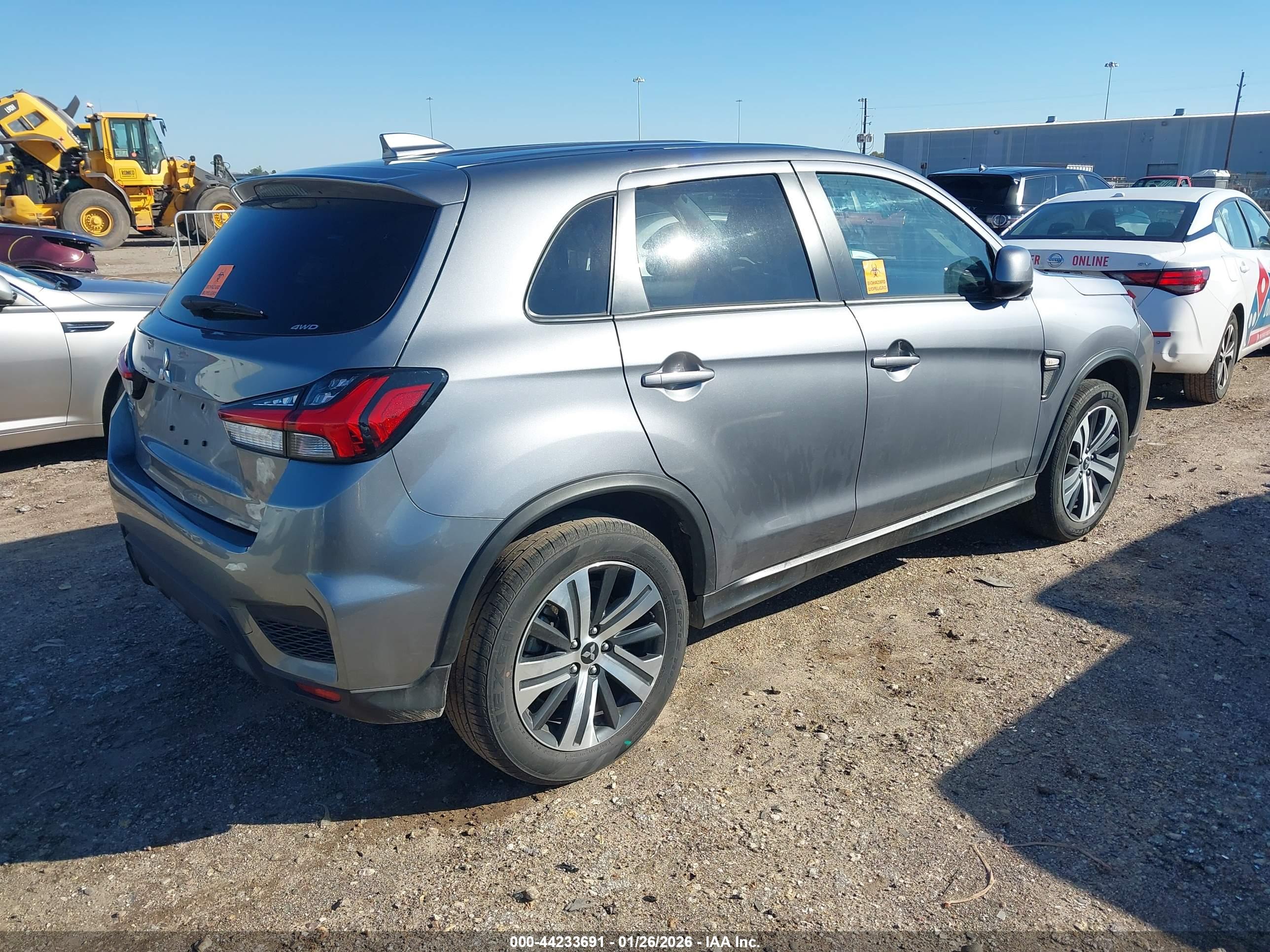 MITSUBISHI OUTLANDER image 4