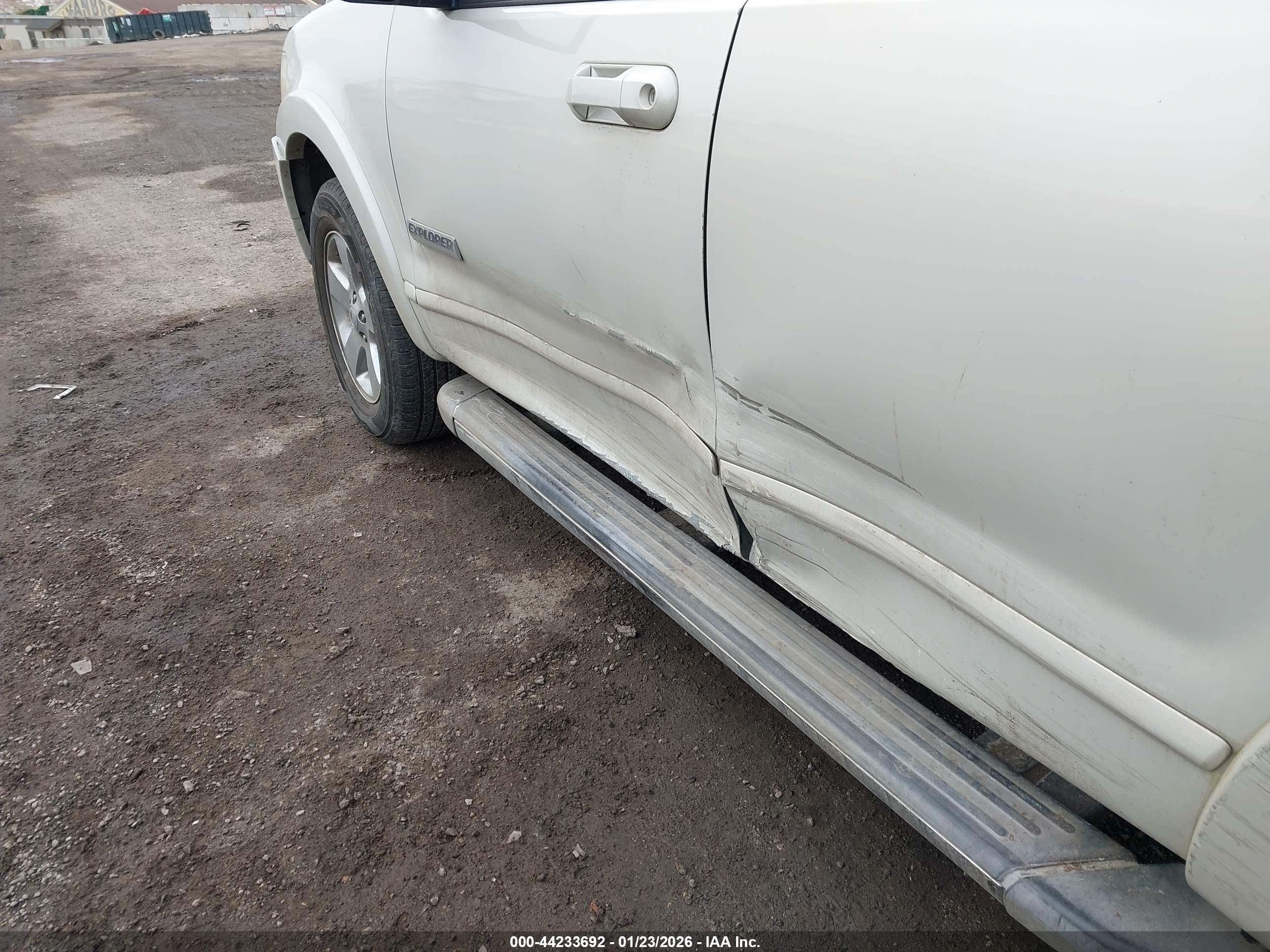 FORD EXPLORER image 6