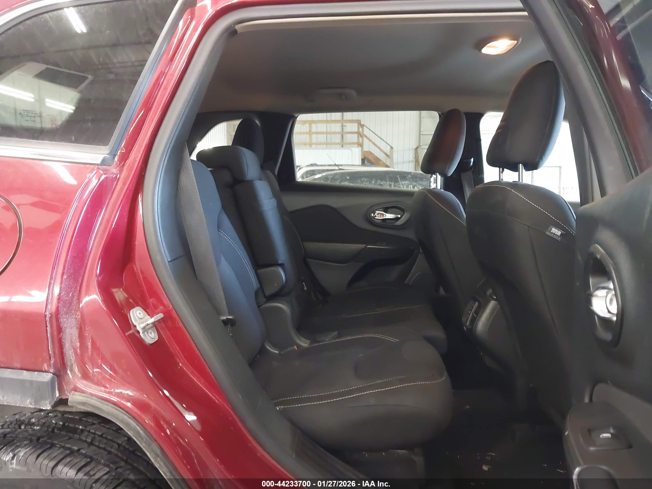 JEEP CHEROKEE image 8