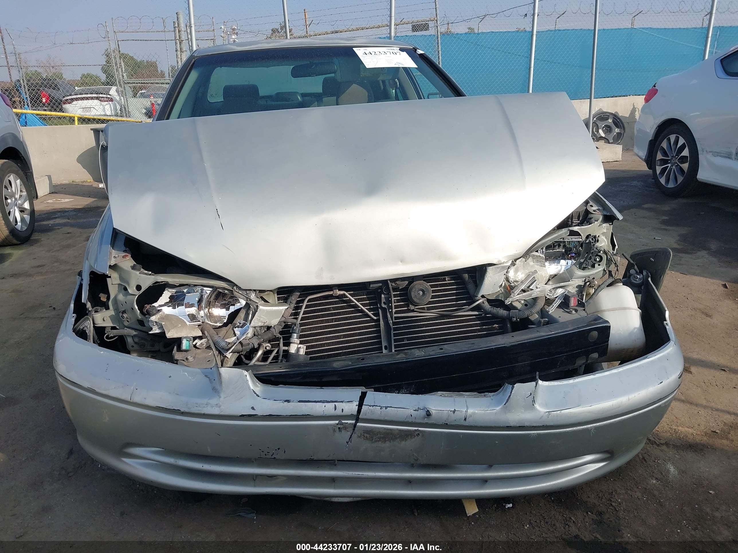 TOYOTA CAMRY image 6