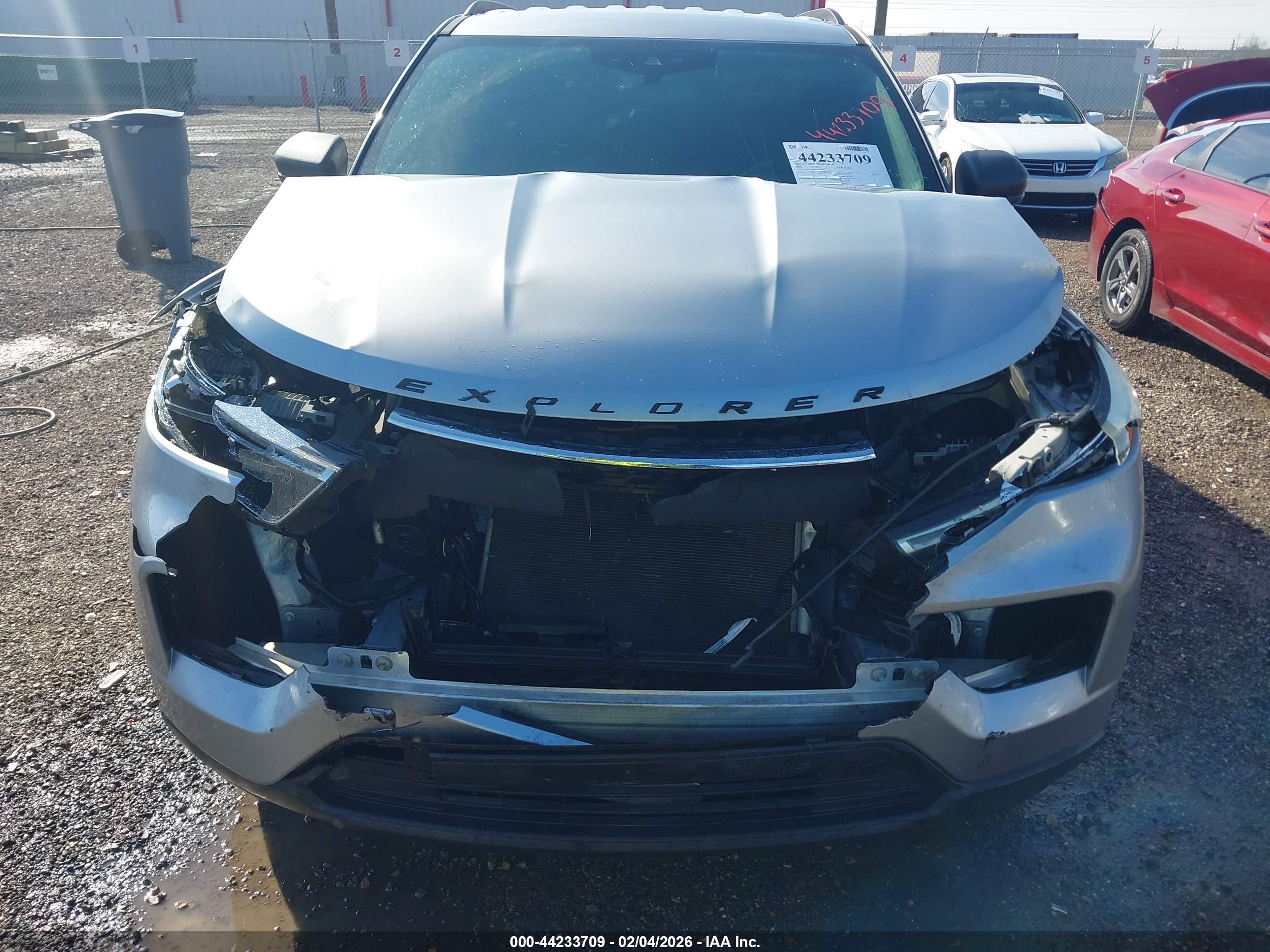 FORD EXPLORER image 6