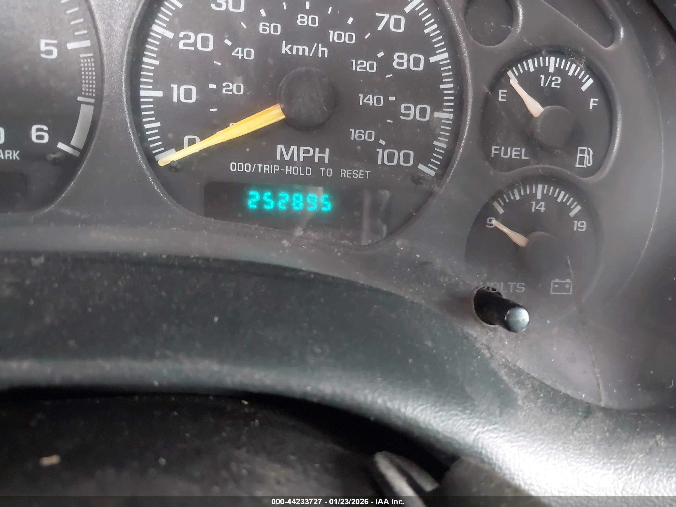 CHEVROLET BLAZER image 7