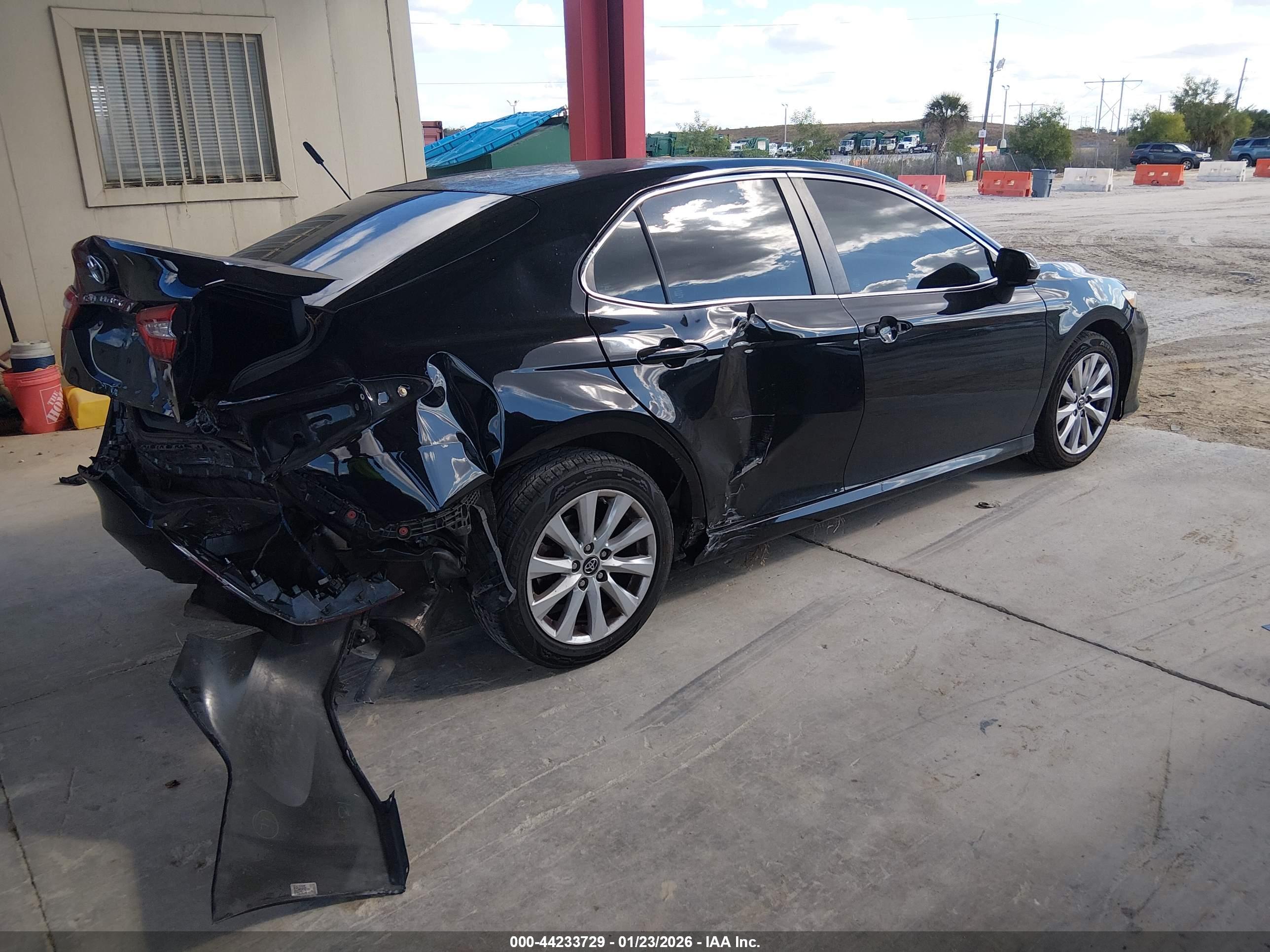 TOYOTA CAMRY image 4