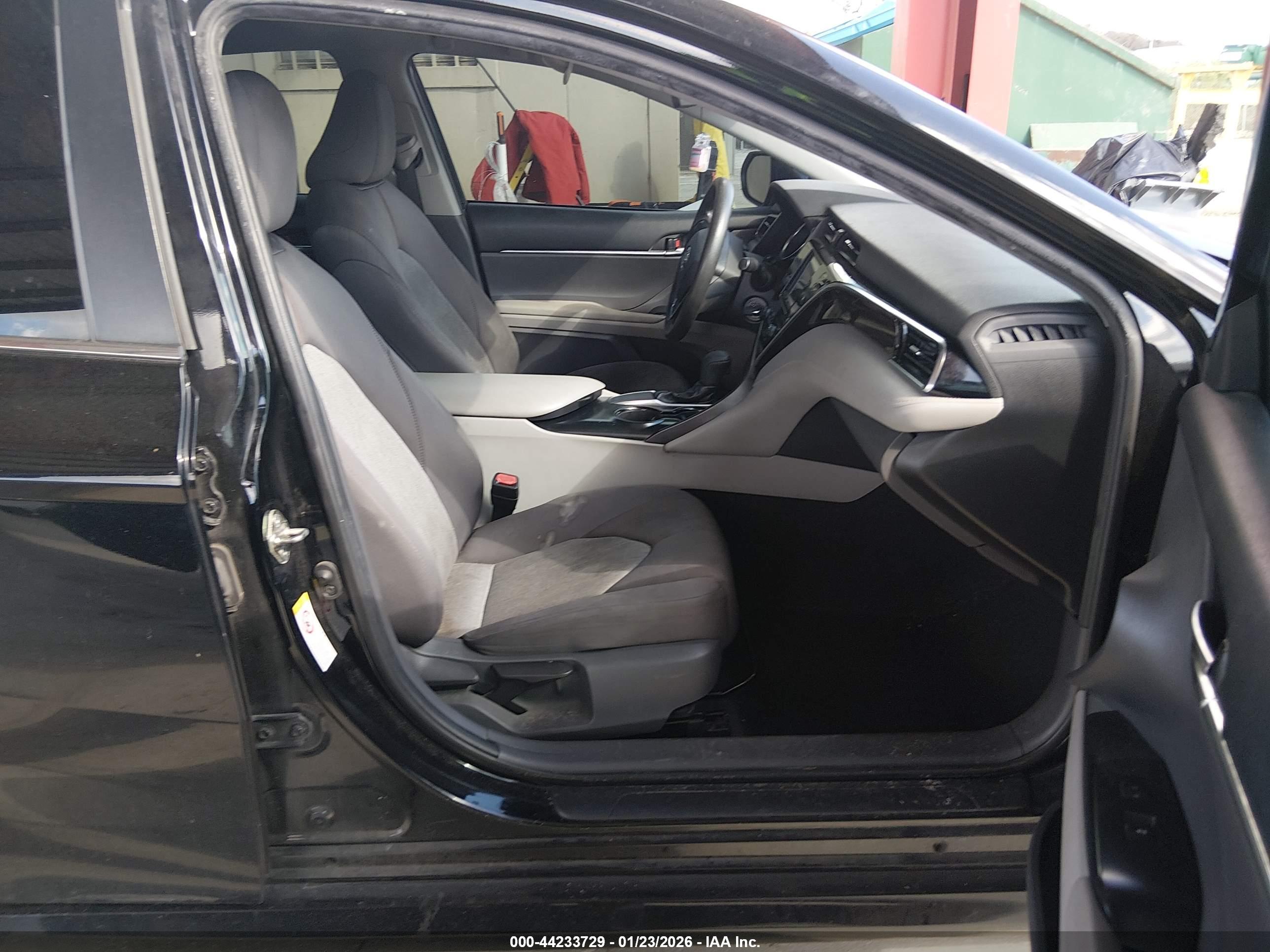 TOYOTA CAMRY image 5