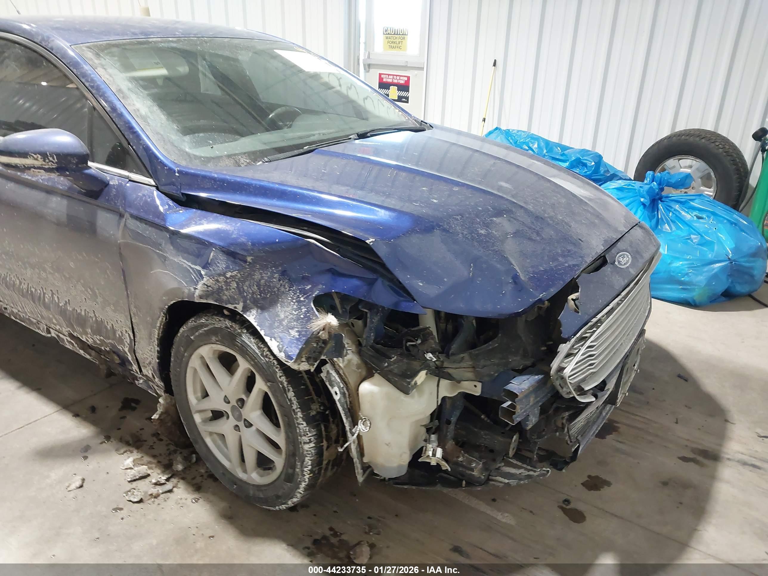 FORD FUSION image 6