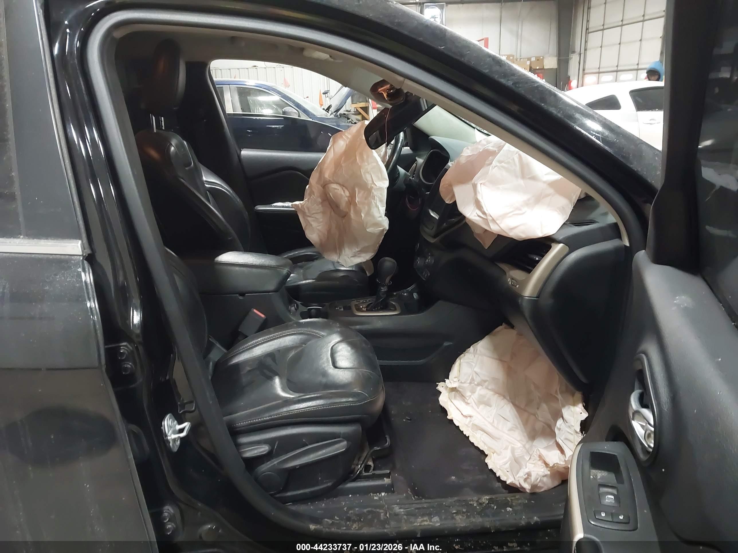 JEEP CHEROKEE image 5
