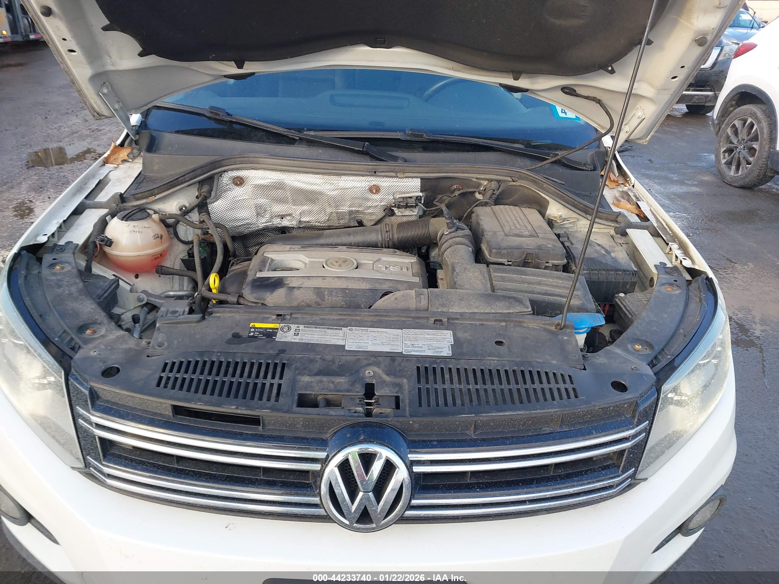 VOLKSWAGEN TIGUAN image 10