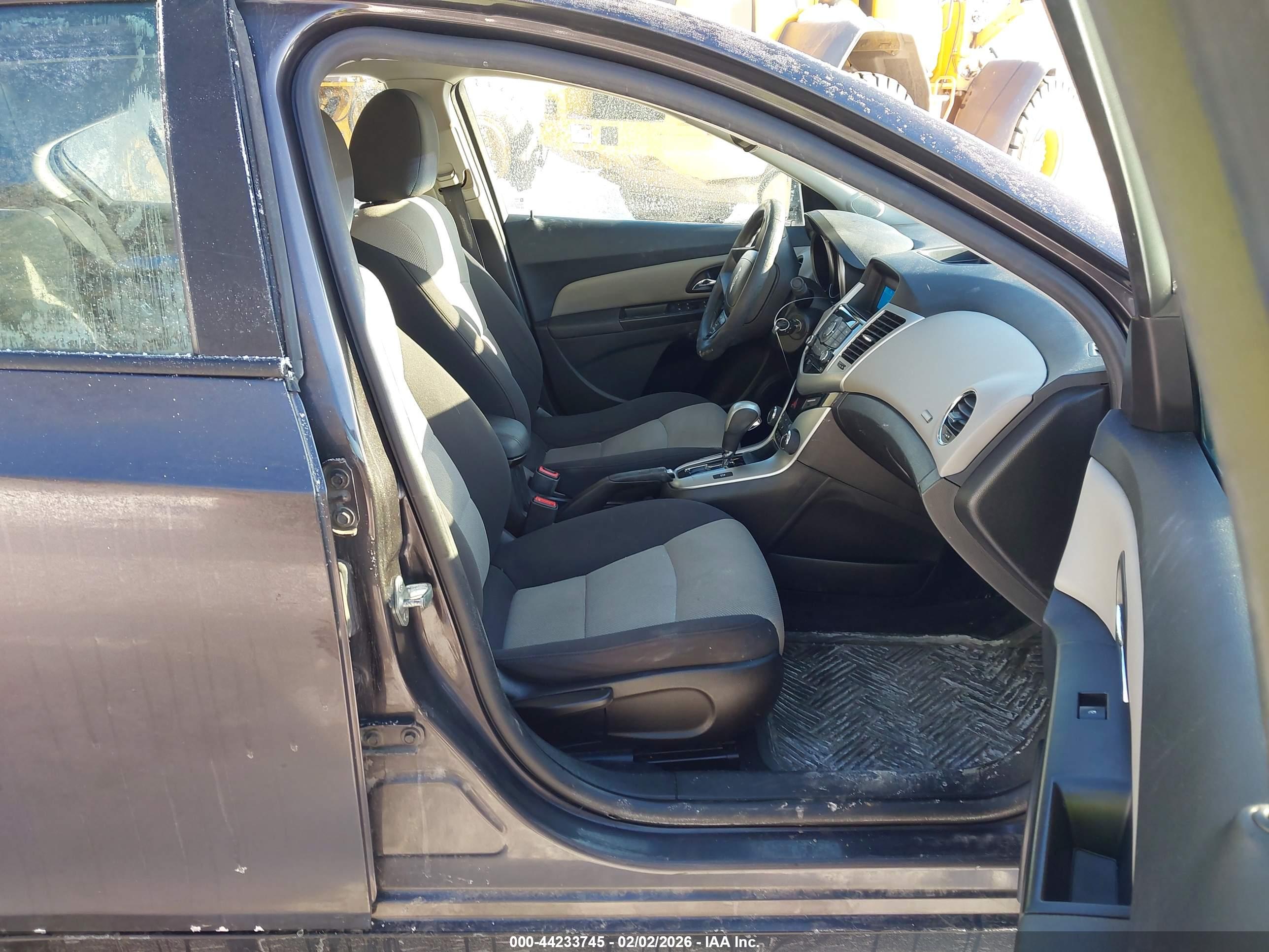 CHEVROLET CRUZE image 5