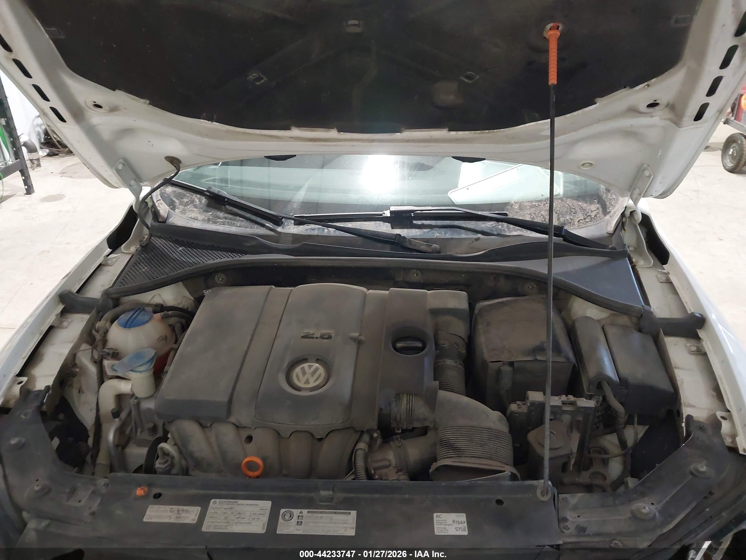 VOLKSWAGEN PASSAT image 10