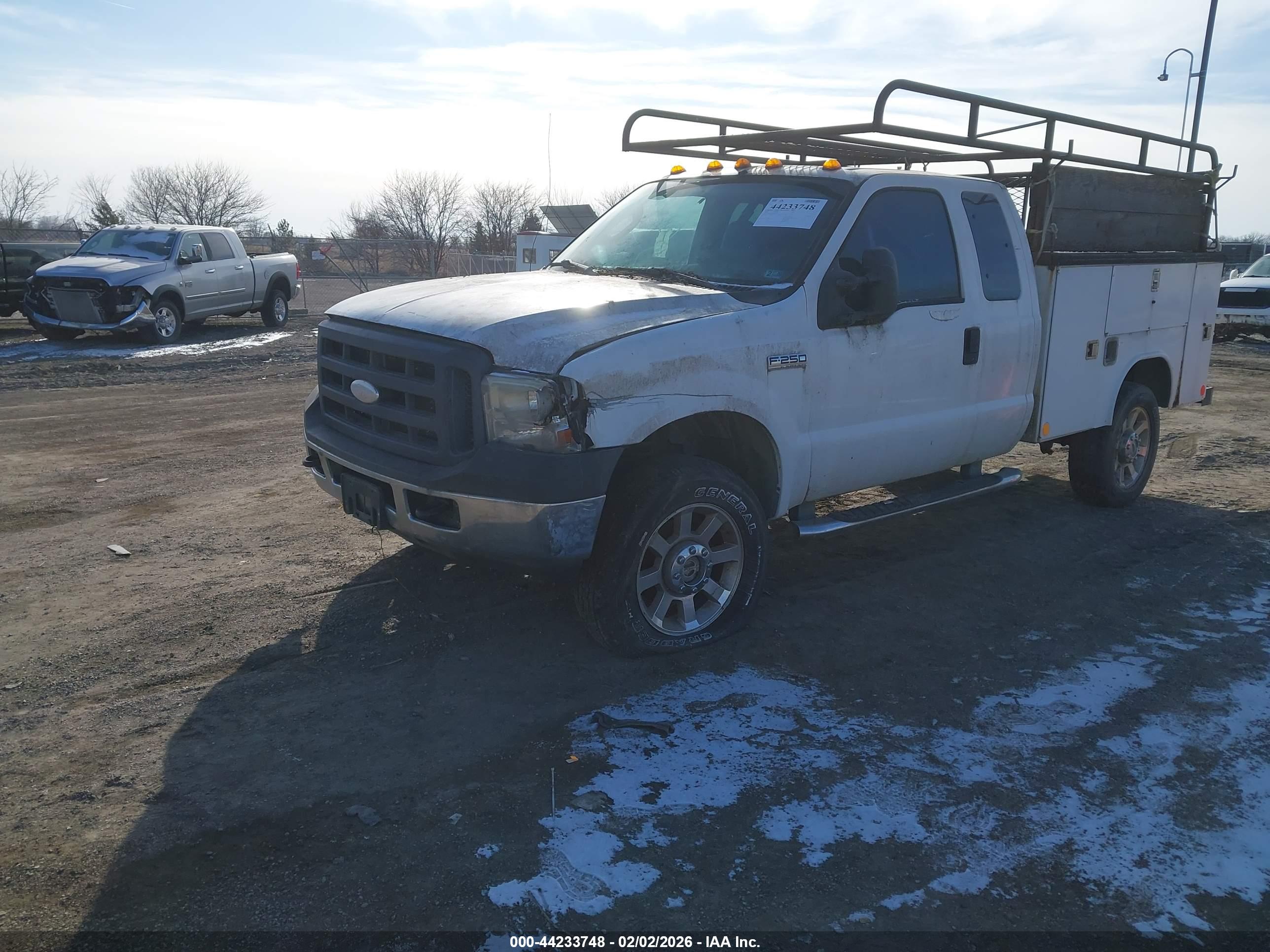 FORD F-250 image 2