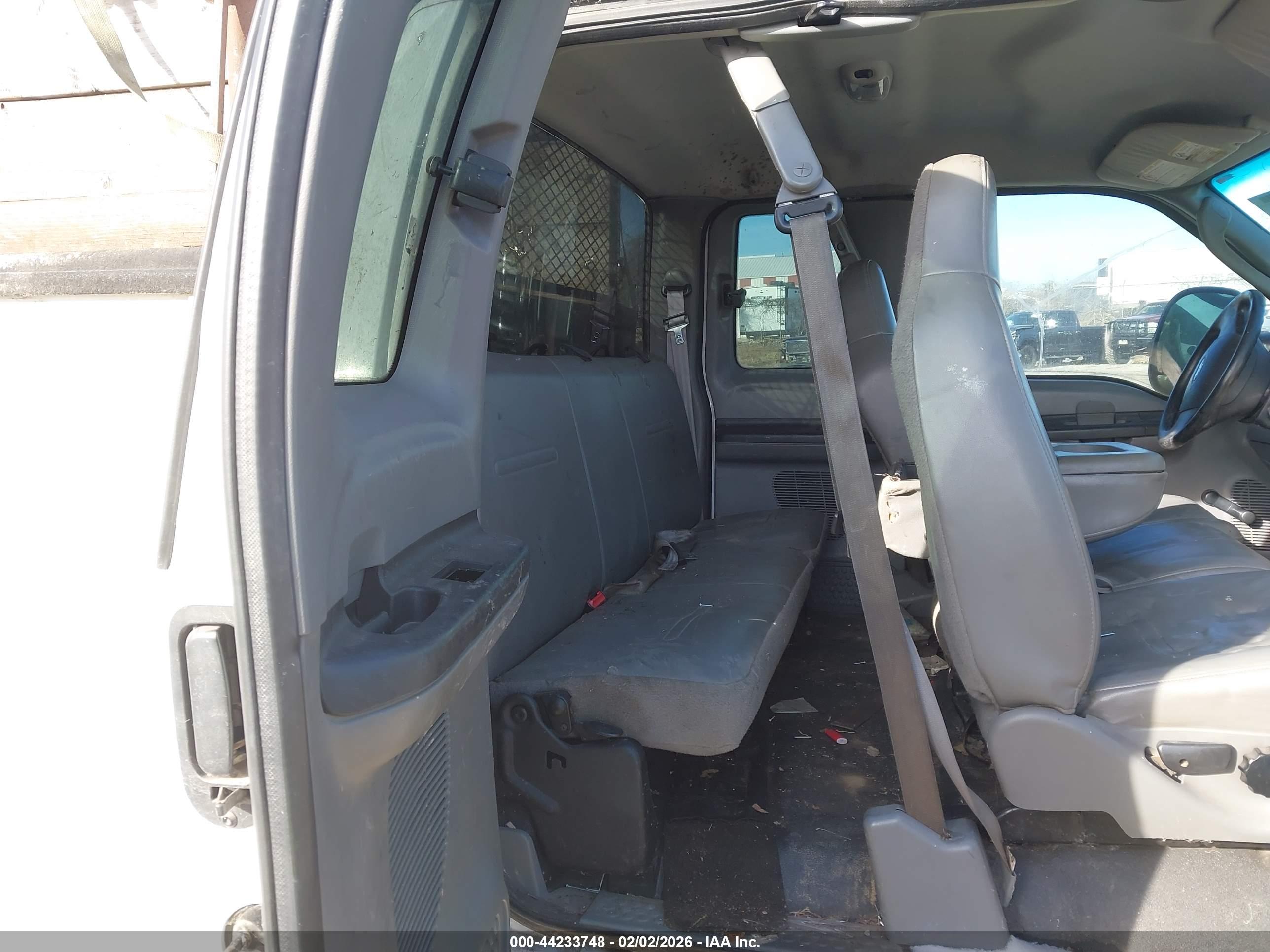 FORD F-250 image 8