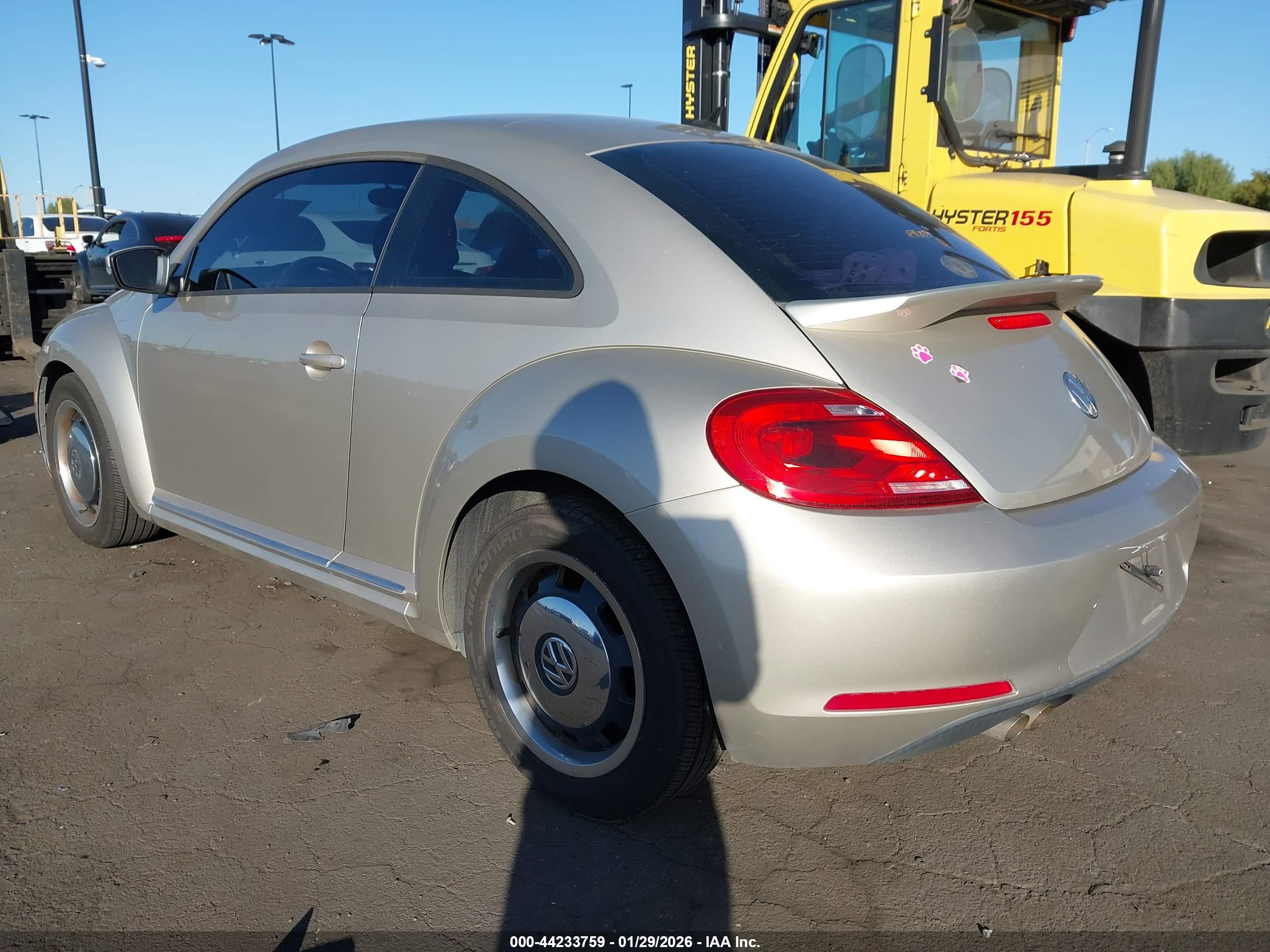 VOLKSWAGEN BEETLE image 3