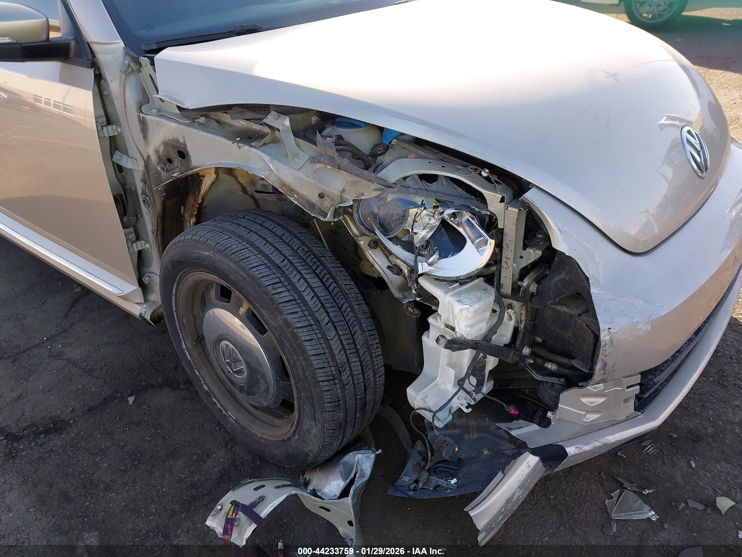 VOLKSWAGEN BEETLE image 6