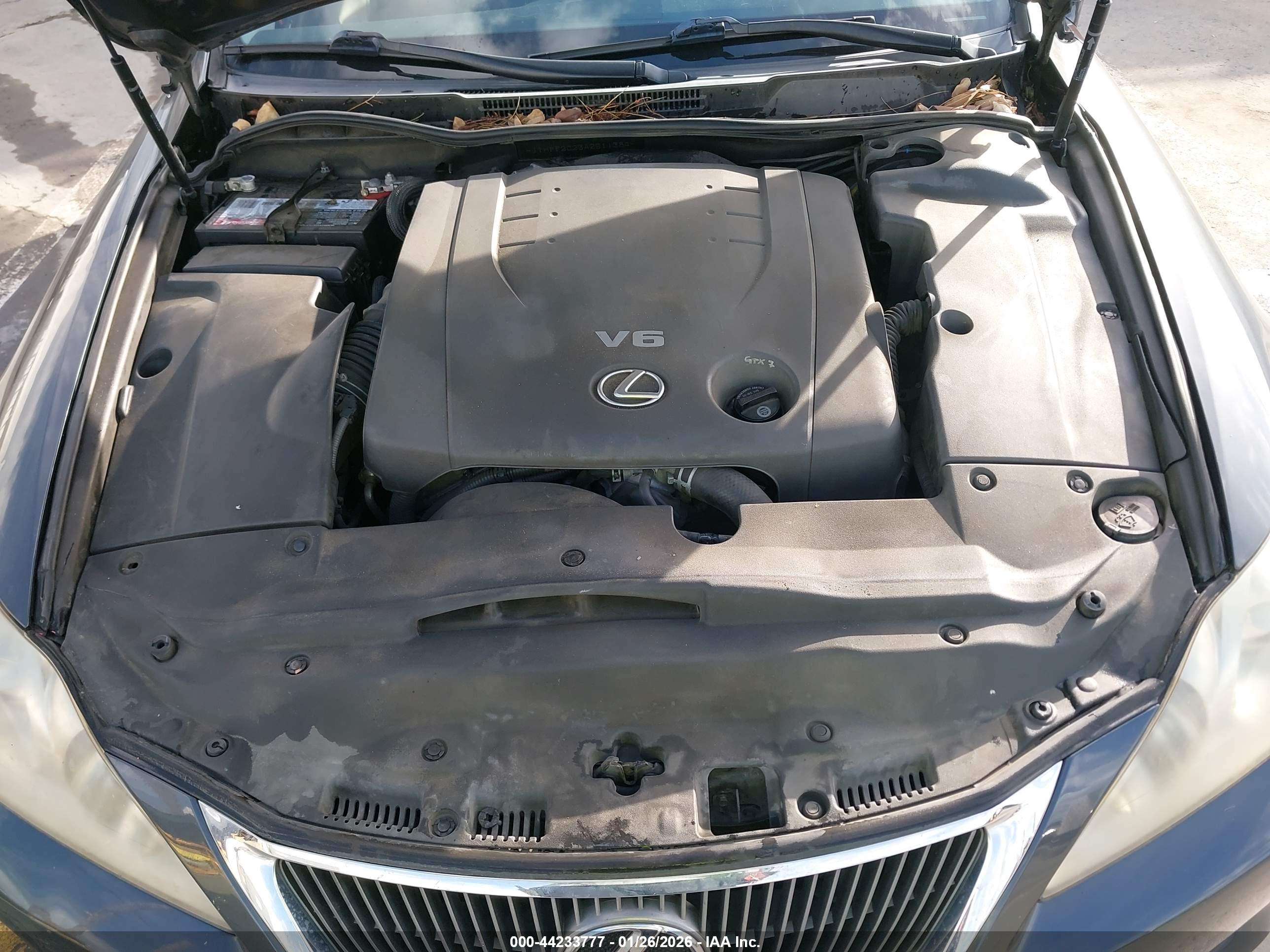 LEXUS IS image 10