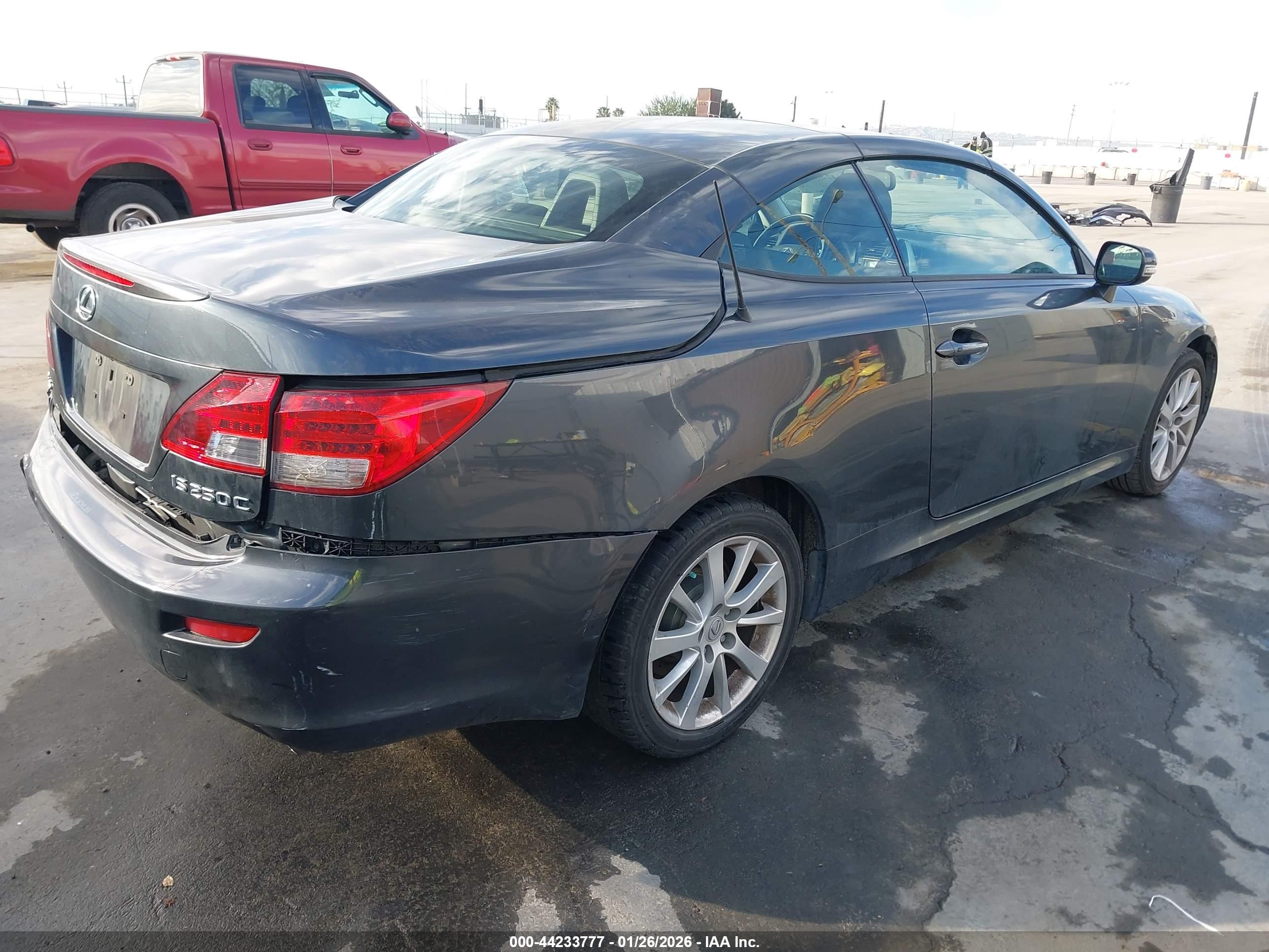 LEXUS IS image 4