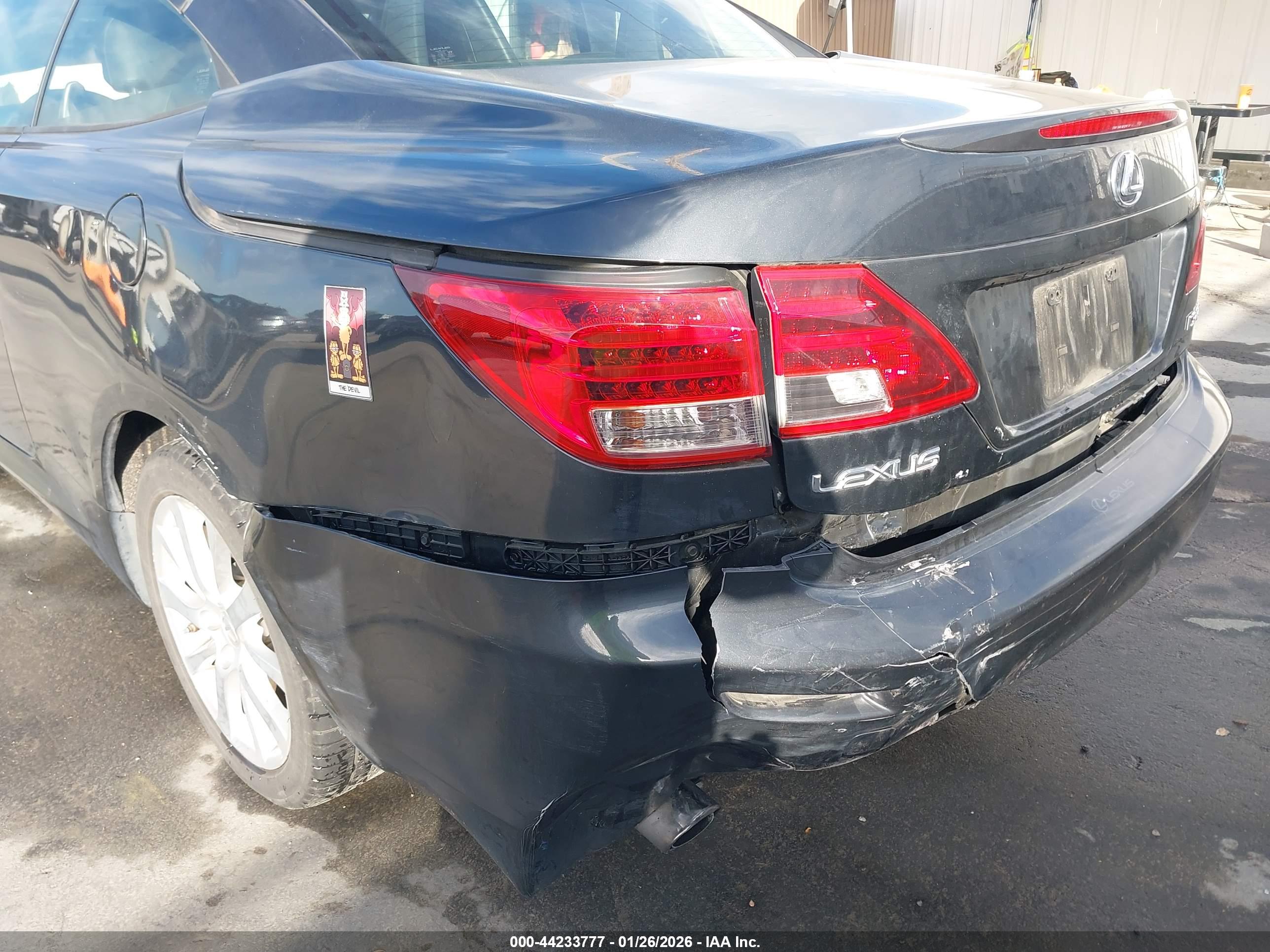 LEXUS IS image 6