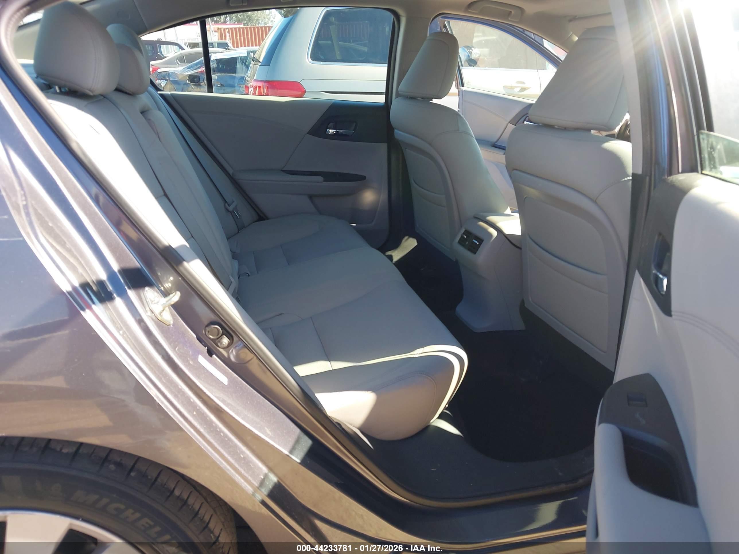 HONDA ACCORD image 8