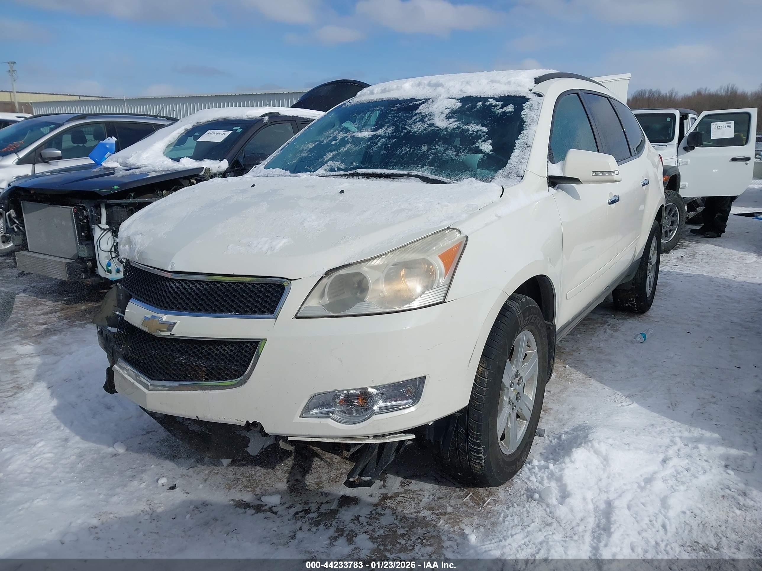 CHEVROLET TRAVERSE image 2