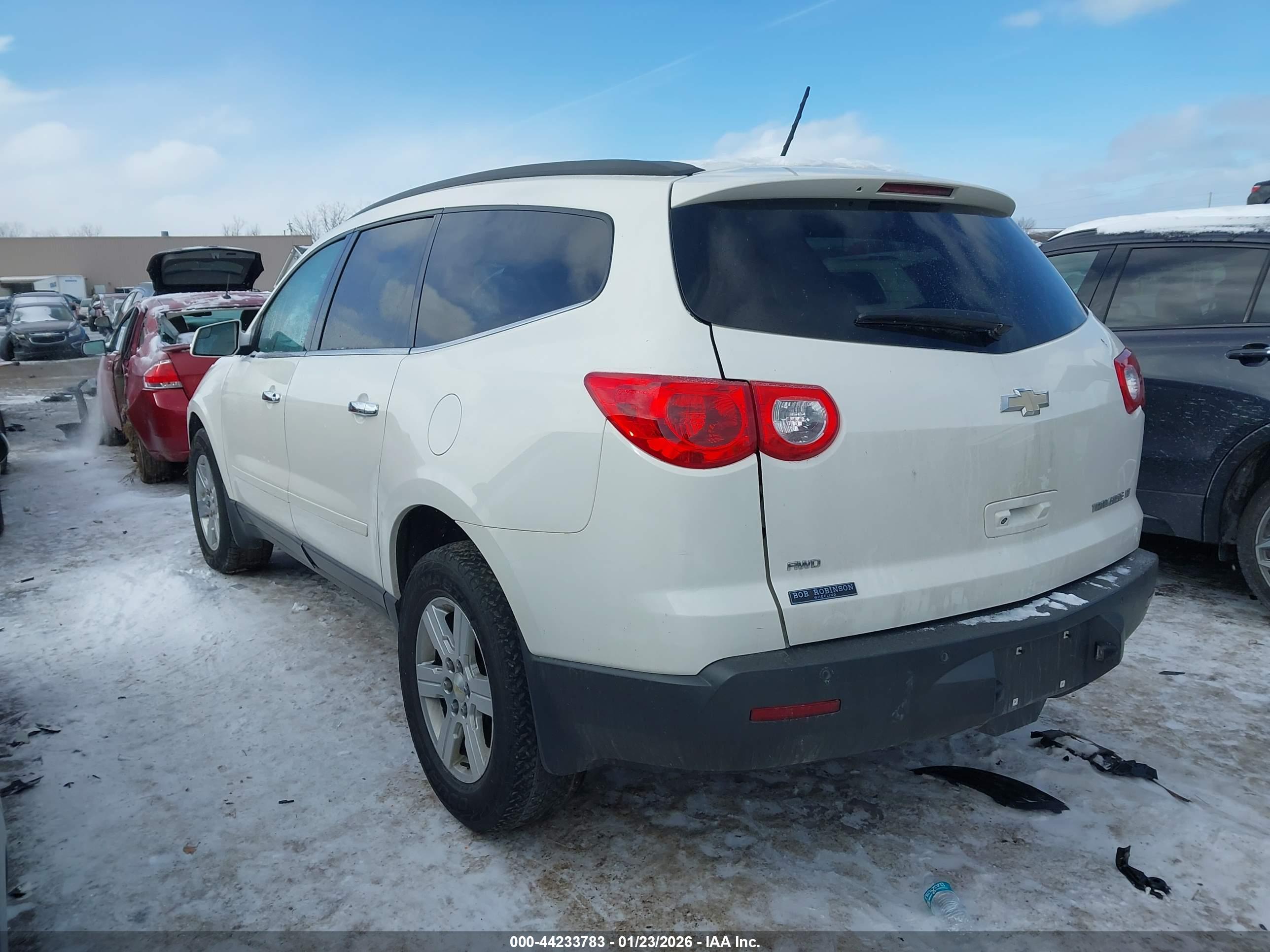 CHEVROLET TRAVERSE image 3