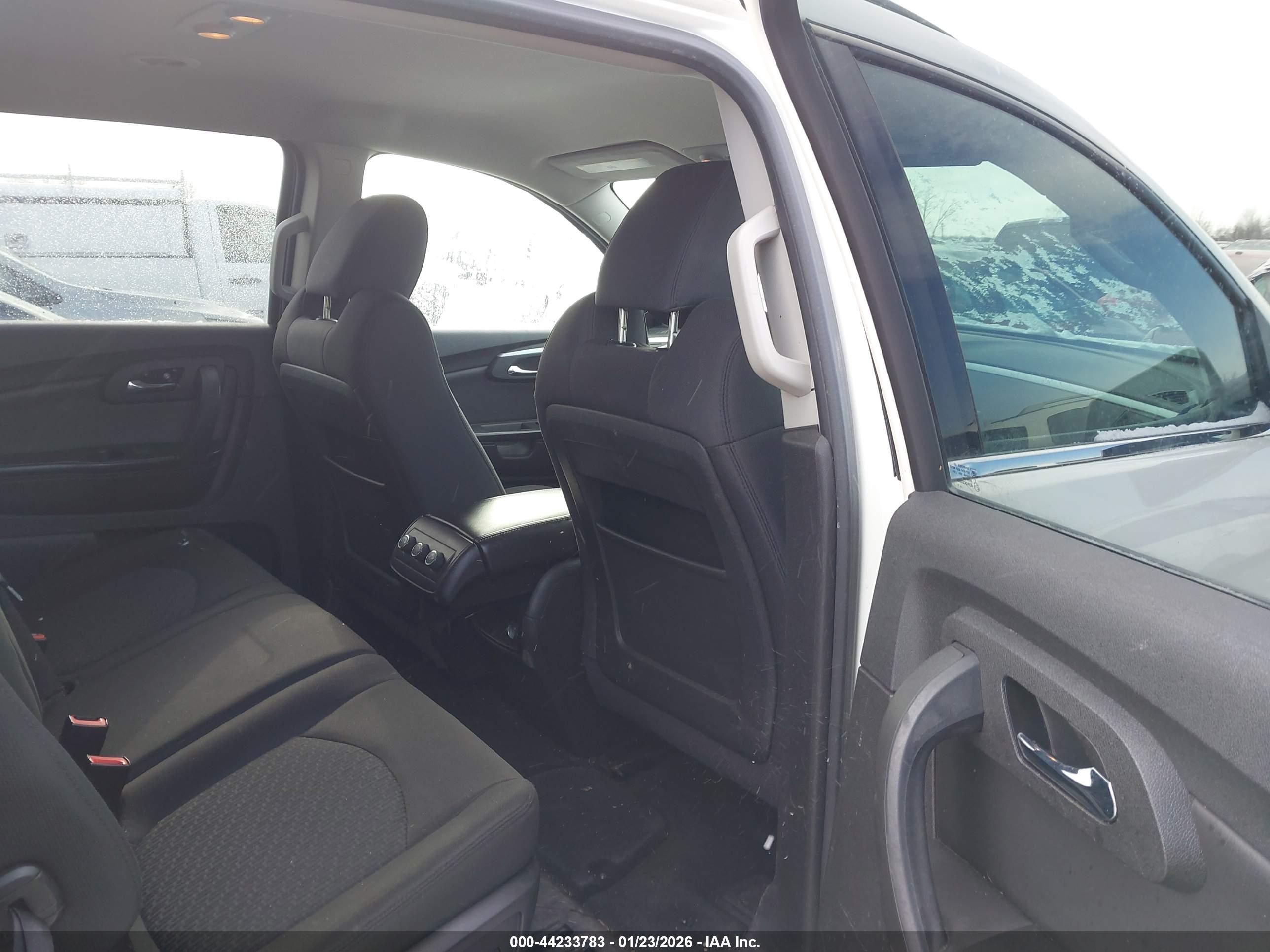 CHEVROLET TRAVERSE image 8