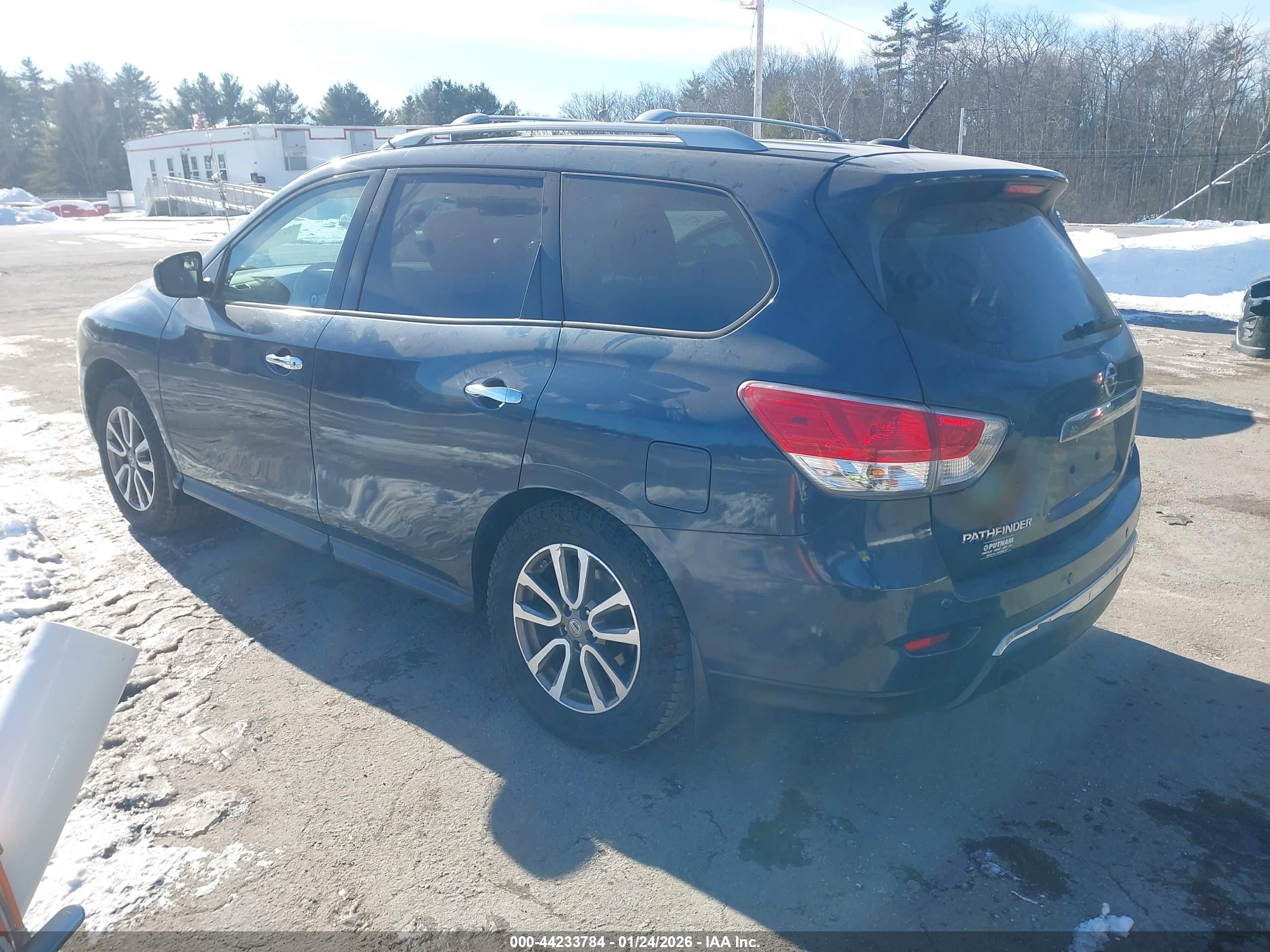 NISSAN PATHFINDER image 3