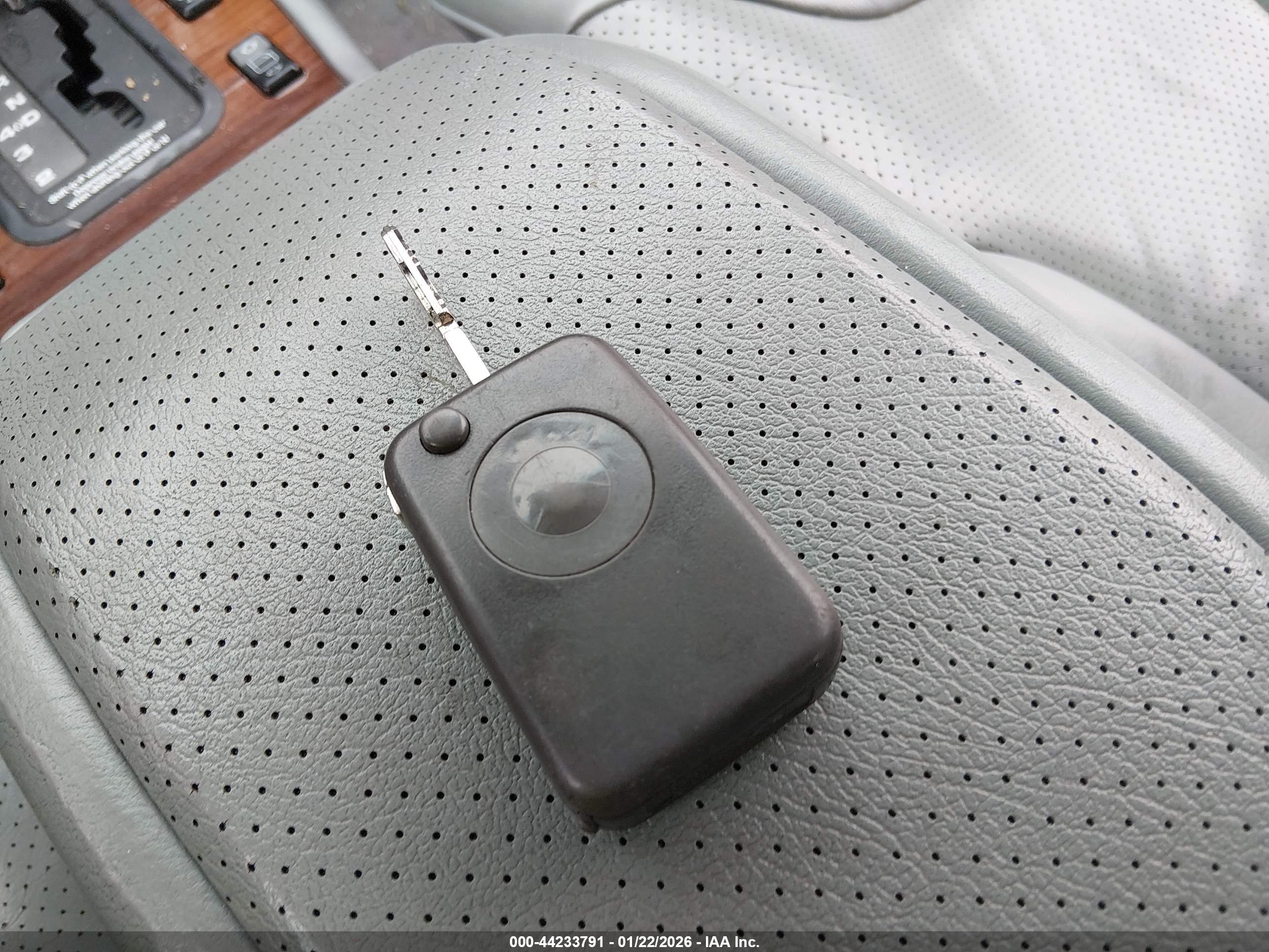 MERCEDES-BENZ 300 image 11